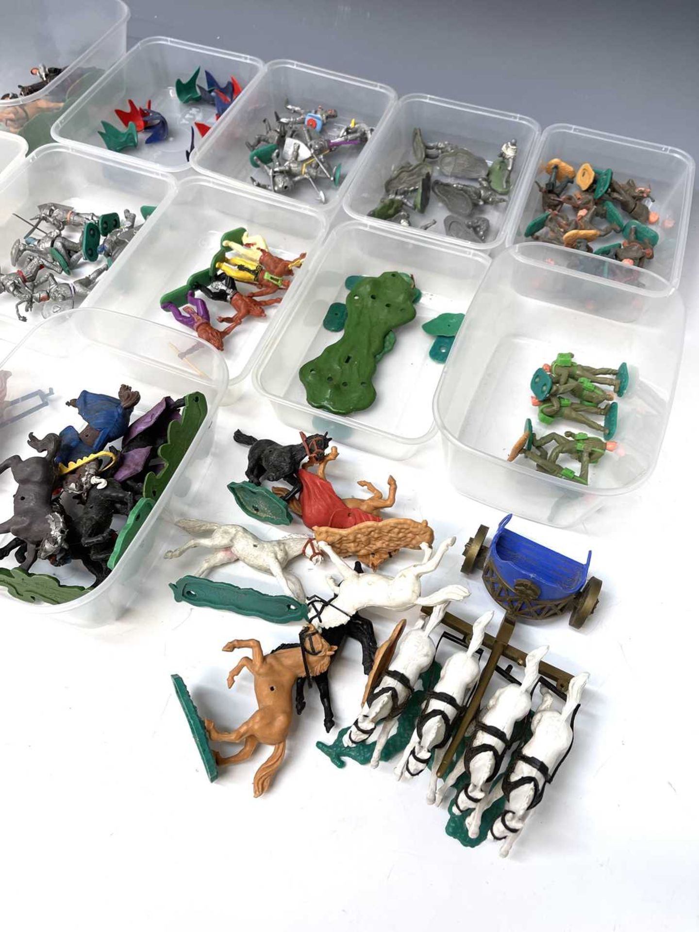 1960s-1970s Plastic swap-it type figures by Britains and Timpo. Large lot sorted into containers. - Image 4 of 7