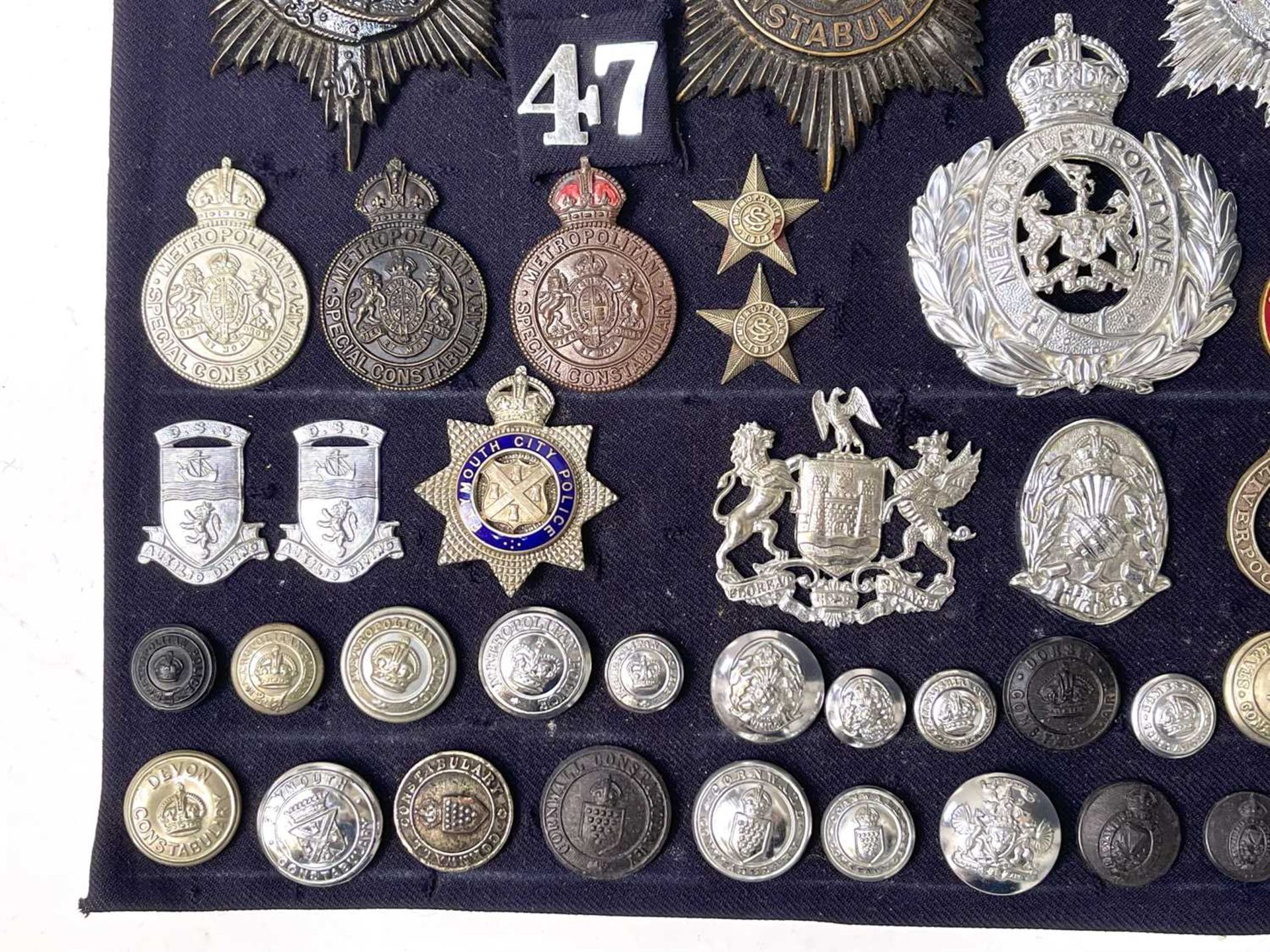 British Police Force Badges. A display card of badges, buttons and collar dogs including helmet - Image 4 of 5