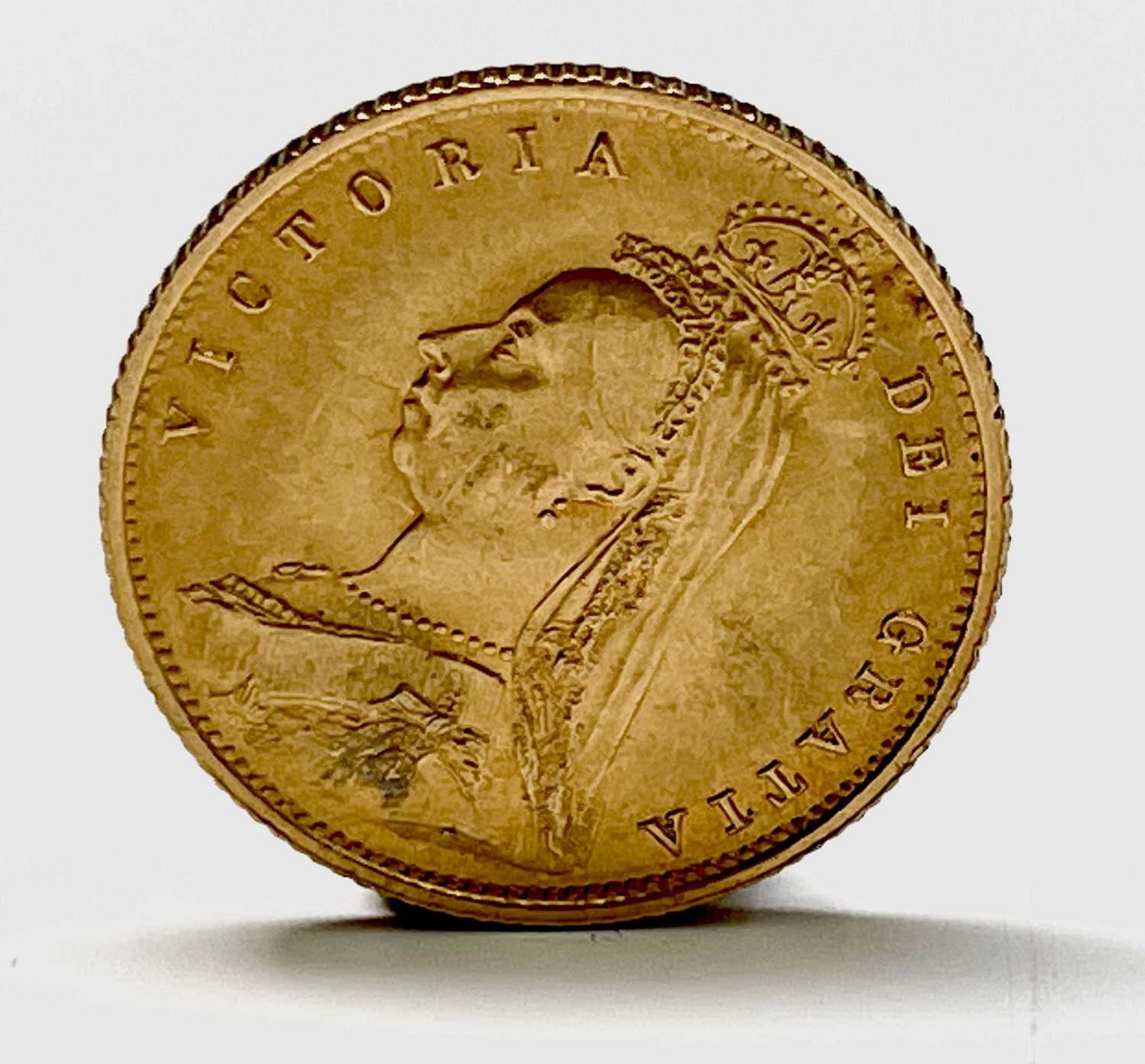 Great Britain Gold Half Sovereign 1887 Queen Victoria Shield Jubilee head UNC Condition: please - Image 3 of 6