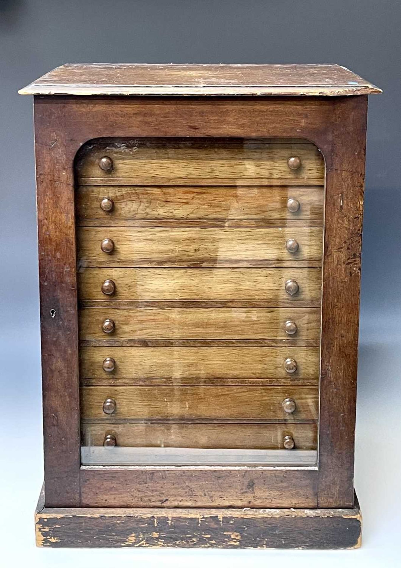 Collectors Cabinet. A 10 draw coin/general Collectors Cabinet - 27" x 19" x 13". Each drawer is - Image 3 of 5