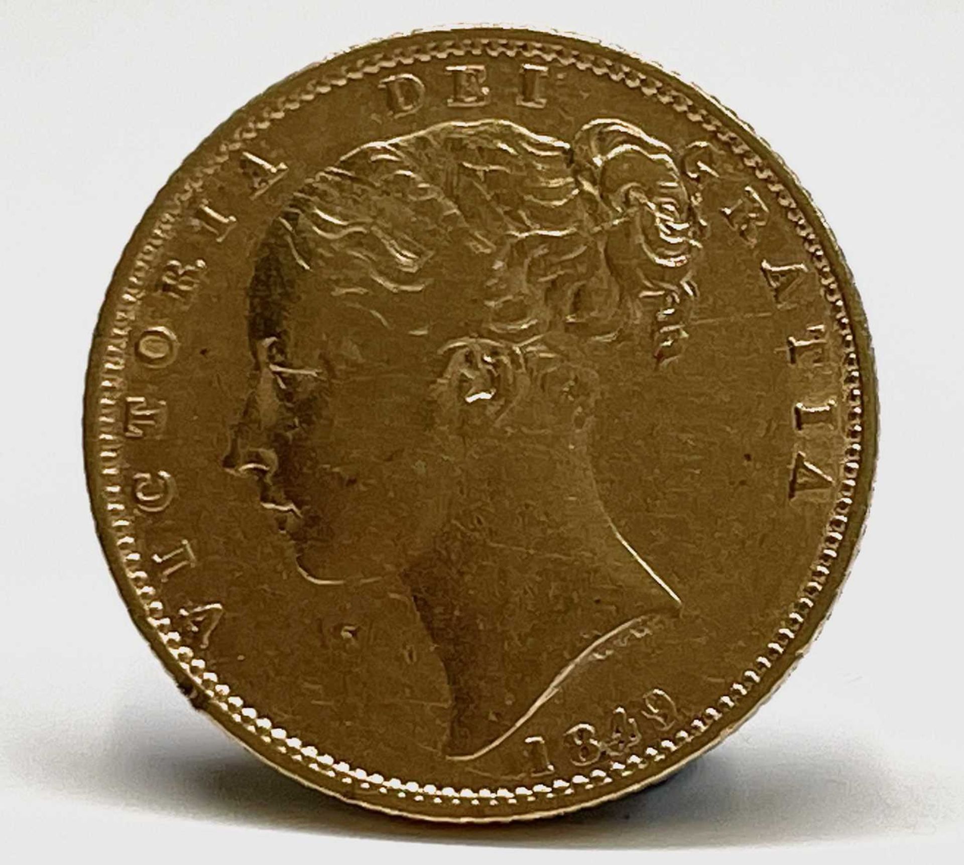 Great Britain Gold Sovereign 1849 Queen Victoria Shield Back low mintage Condition: please request a - Image 3 of 5