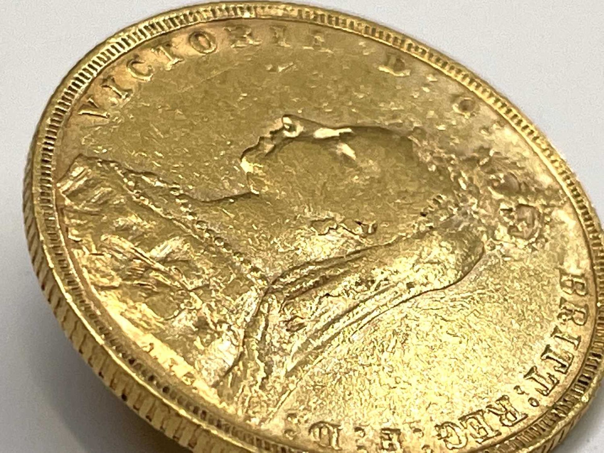 Great Britain Gold Sovereign 1888 Jubilee Head Condition: please request a condition report if you - Image 4 of 4