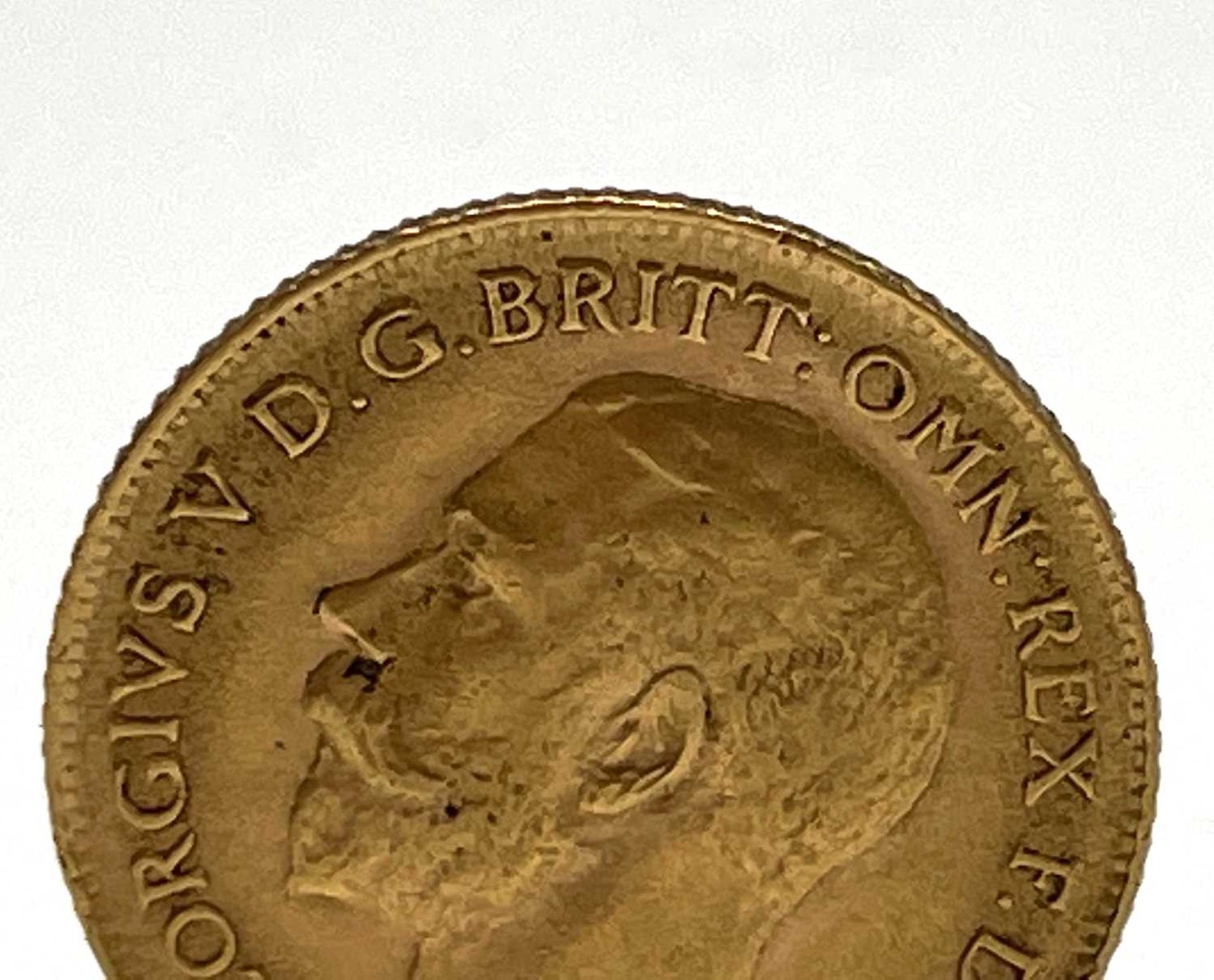 Great Britain Gold Half Sovereign 1914 King George V Condition: please request a condition report if - Image 4 of 5