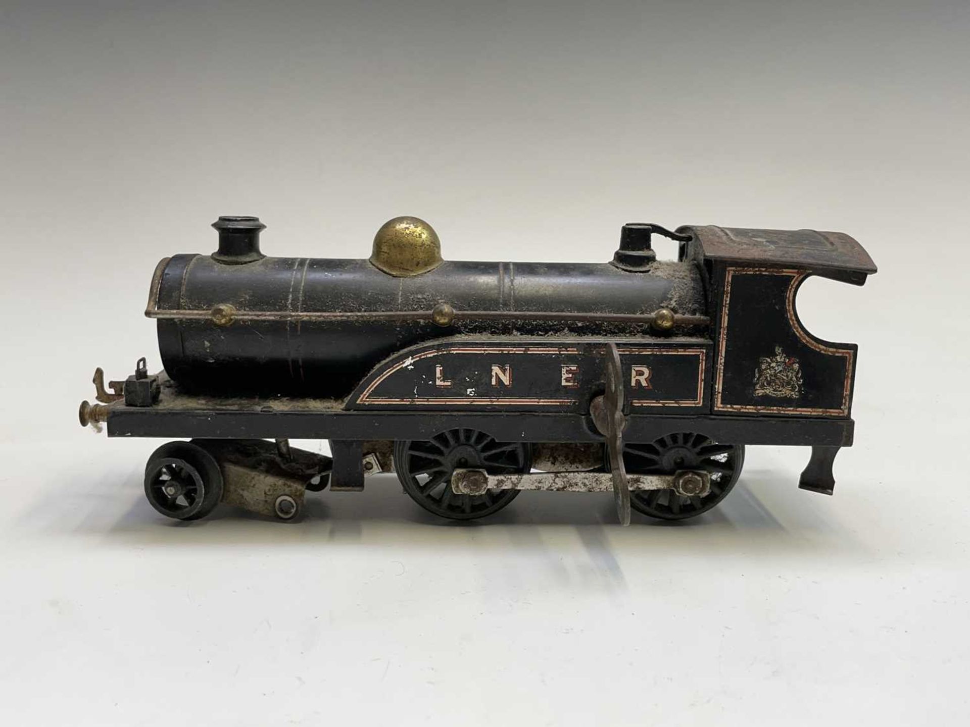 Transport - Model Railways - 'O' Gauge. Lot comprises Meccano clockwork. LNER Tender Engine 4-4-0 - Image 6 of 10