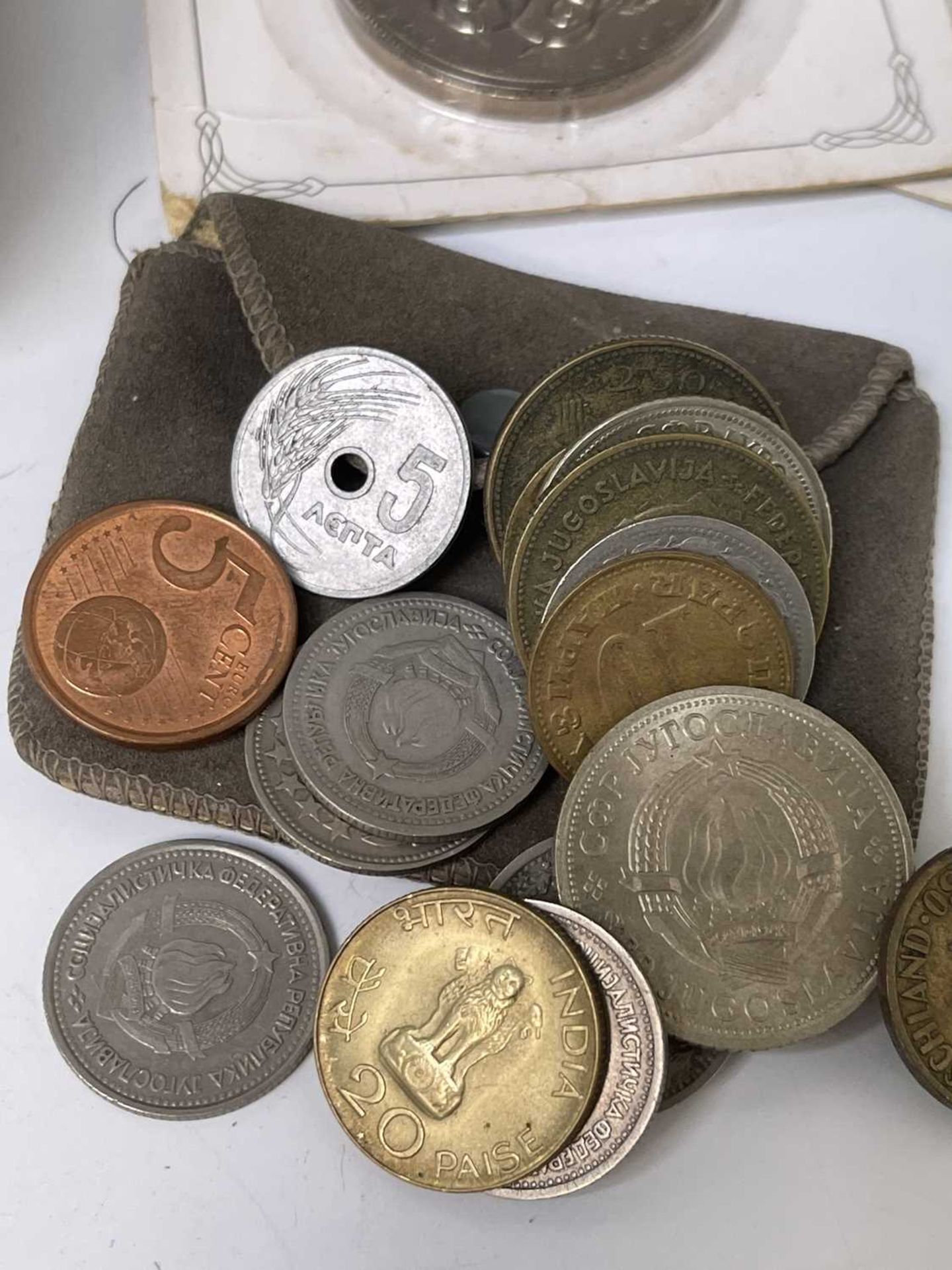 Great Britain, etc coins Lot comprises 4 x £2 brass and 2 x £5 decimal coins, a 1951 boxed - Image 5 of 7