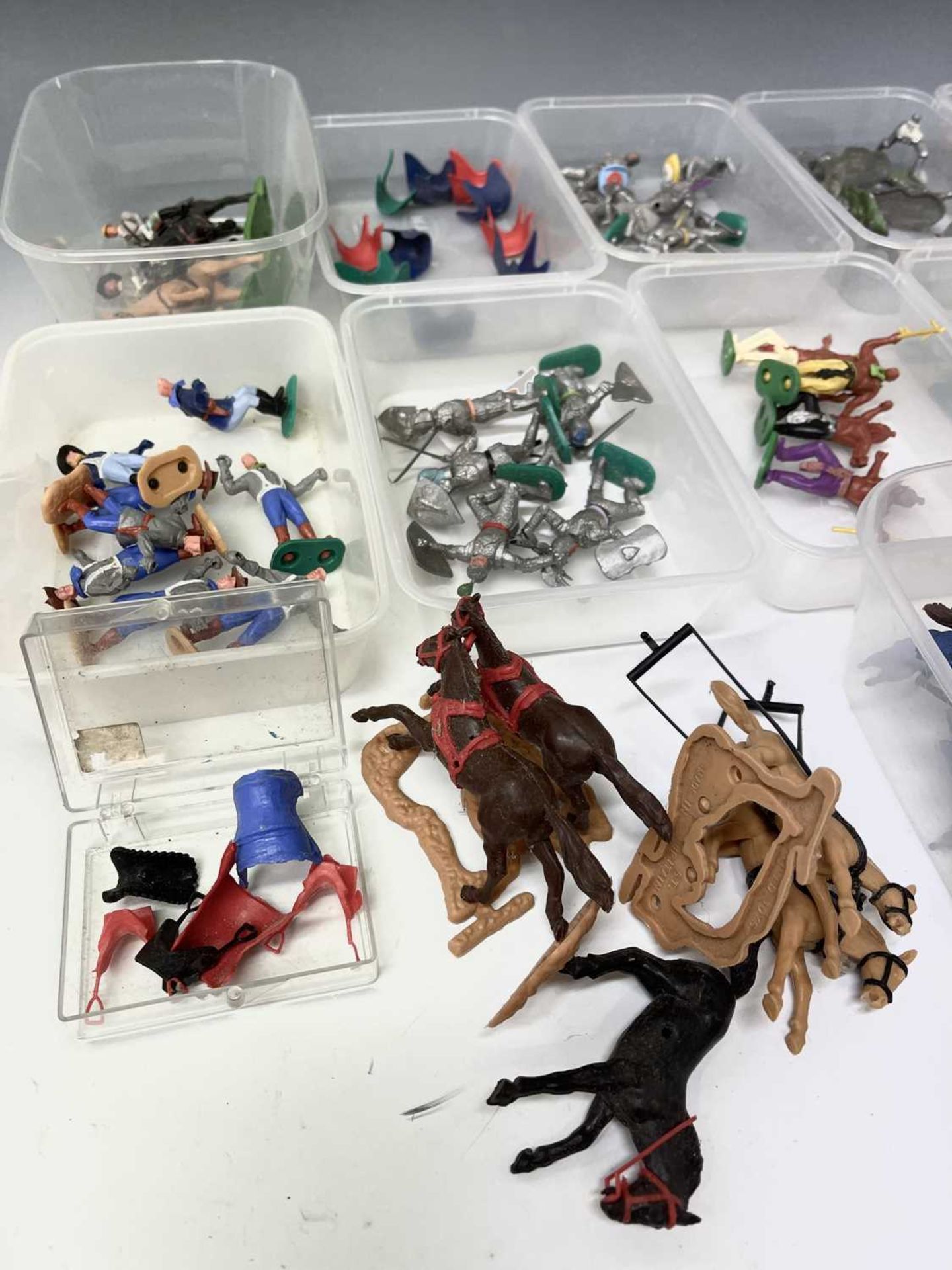 1960s-1970s Plastic swap-it type figures by Britains and Timpo. Large lot sorted into containers. - Image 5 of 7