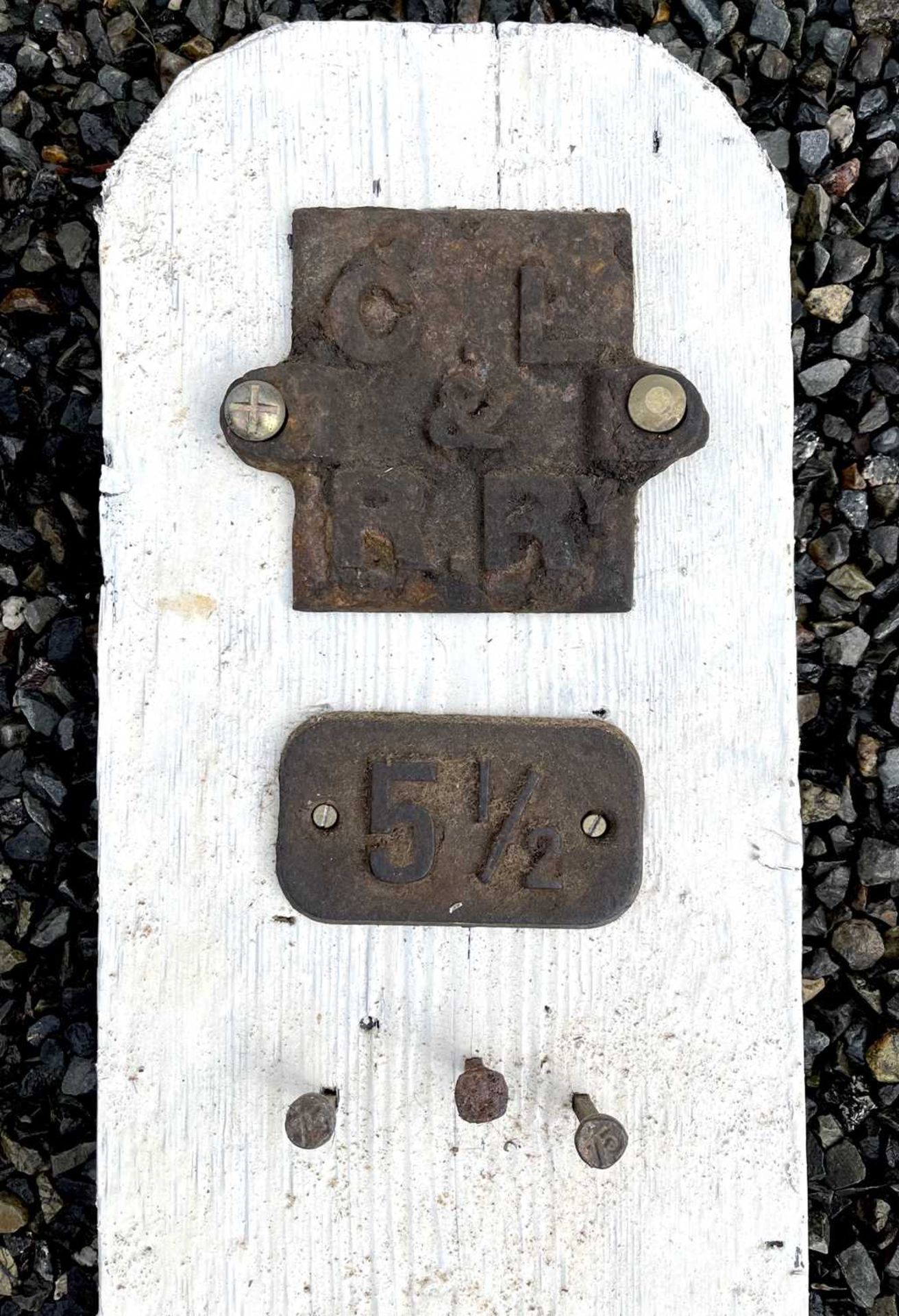 Railways - Railwayana Permanent Way Gradient Post Arms, etc. Lot comprises: Wooden gradient post - Image 3 of 5