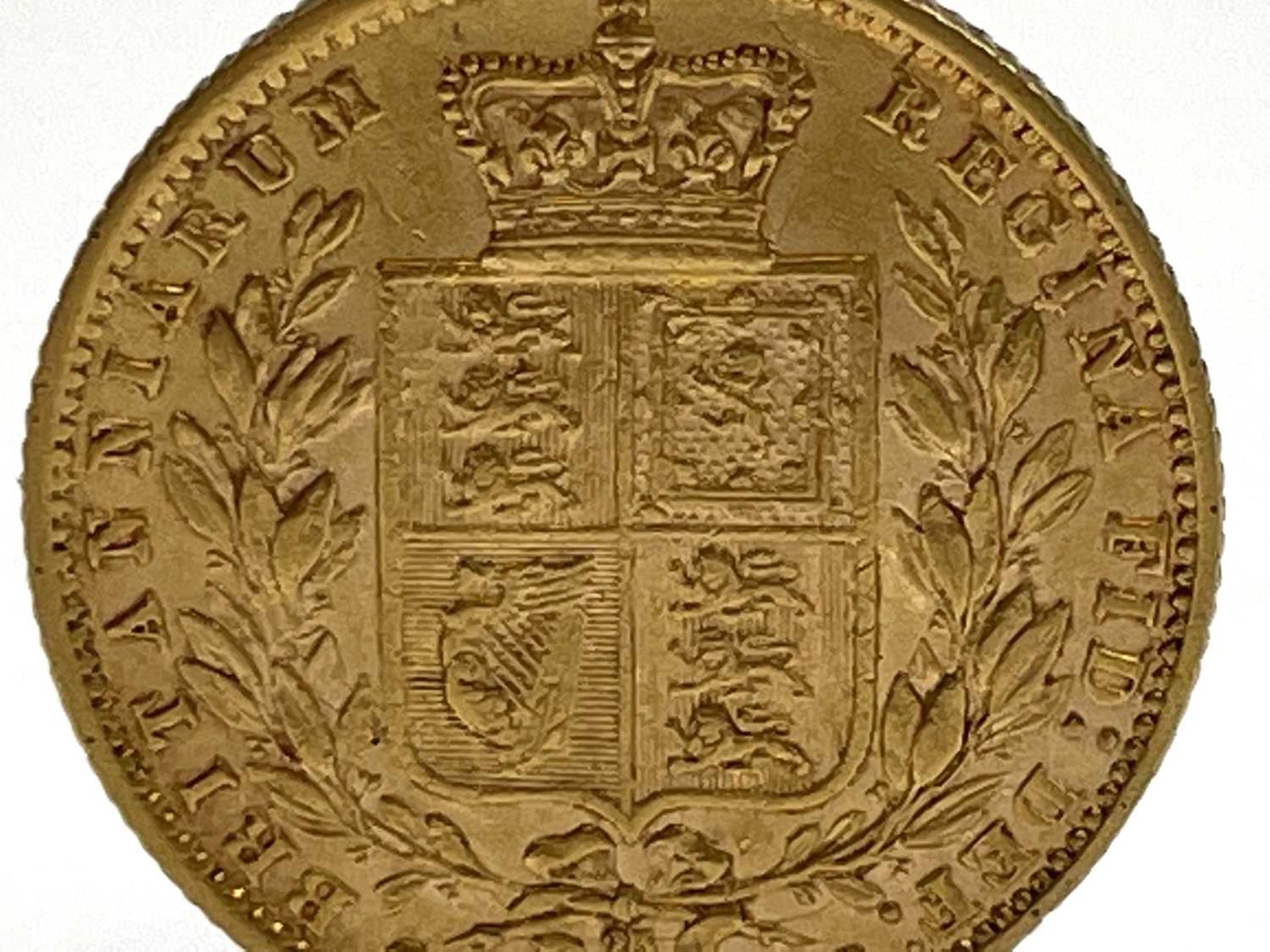 Great Britain Gold Sovereign 1865 Die no.23 Shield Back low mintage Condition: please request a - Image 3 of 10