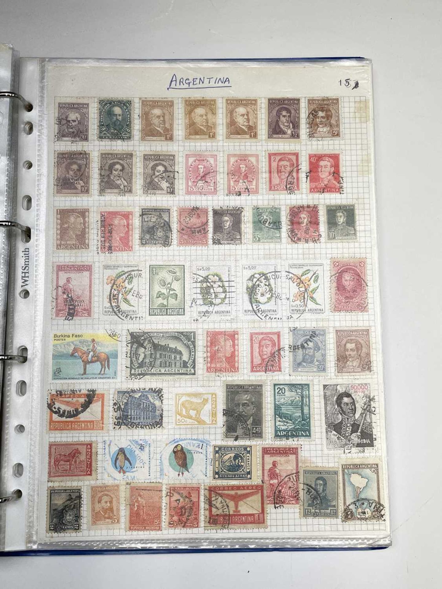 World Collection A to Z in 15 volumes. A little muddled but nevertheless a huge quantity of stamps - Image 13 of 15