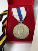 Cornwall Interest: 1977 Silver Jubilee Medal together with the Institute of Production Engineers