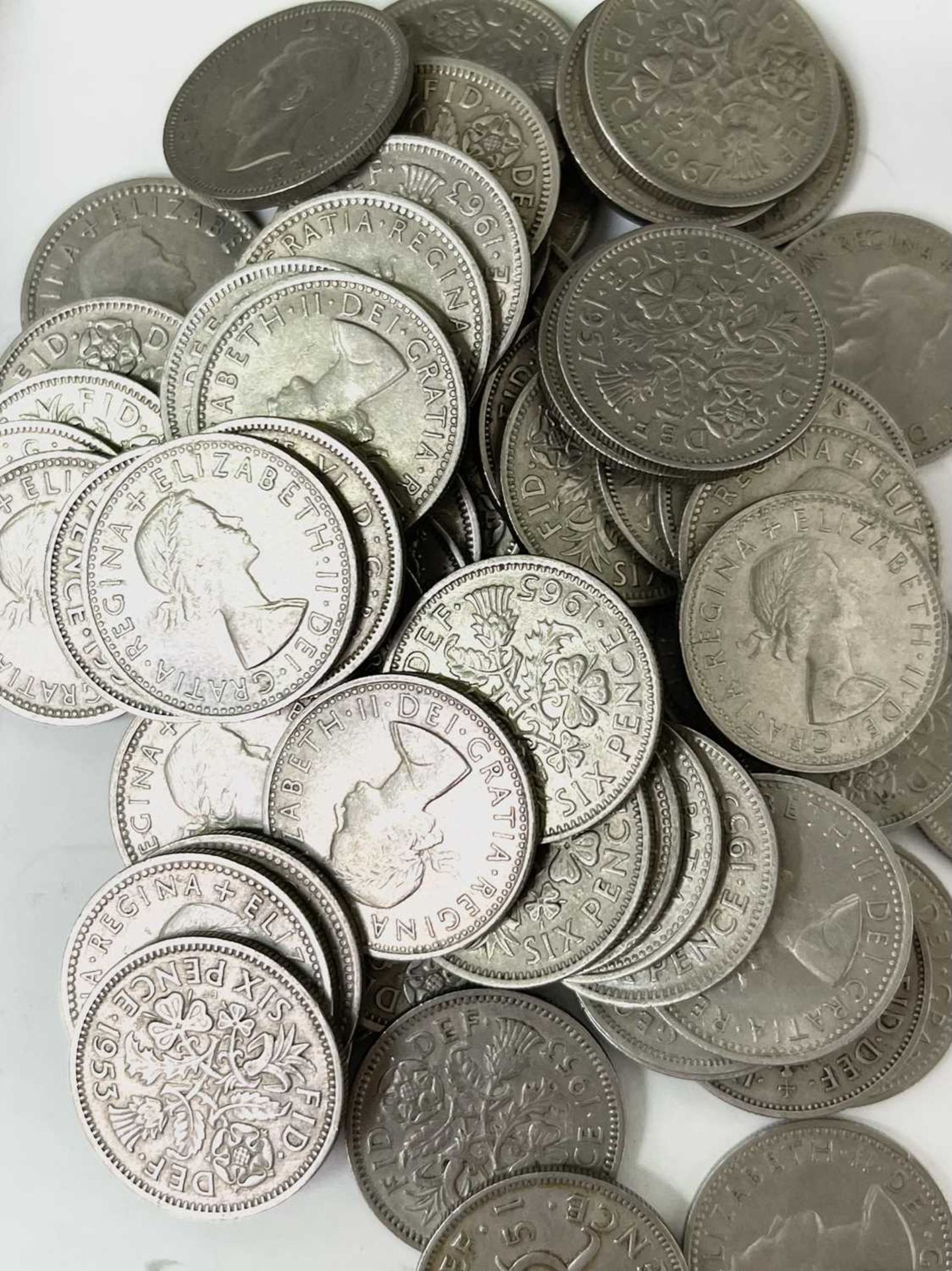 Great Britain pre decimal coinage A box containing a large quantity of all denominations from 1/2d - Image 2 of 12