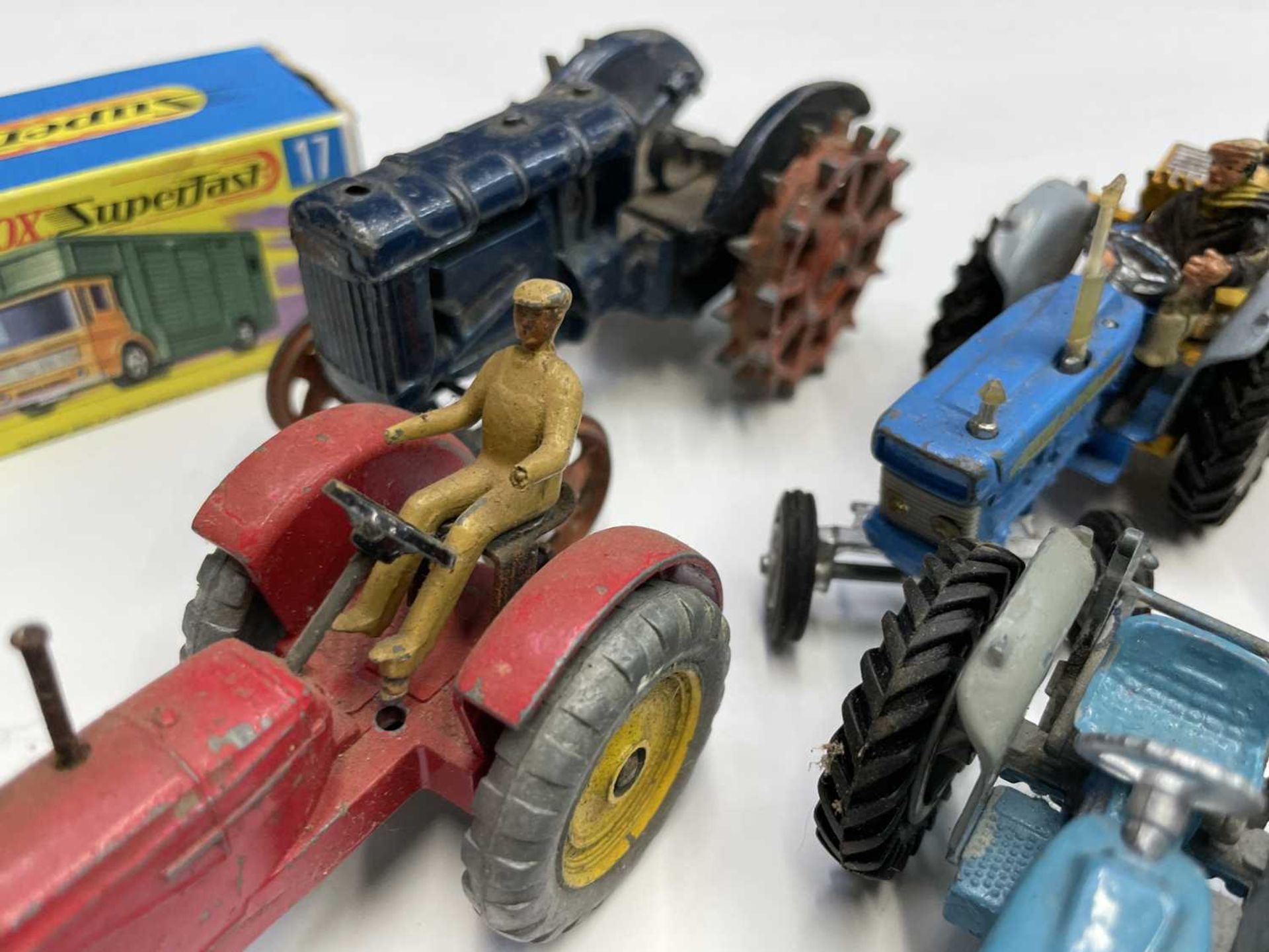 Tractors. Quantity of diecast tractors in mixed condition by Britains, Dinky, Corgi, Lesney, etc. 13 - Image 9 of 12