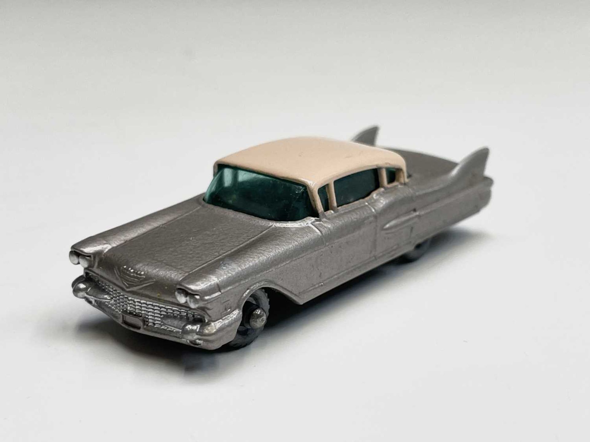 Lesney - Matchbox Toys nos 27 and 75. Cadillac Sedan, metalic lilac body, pink roof, black base, S. - Image 8 of 11