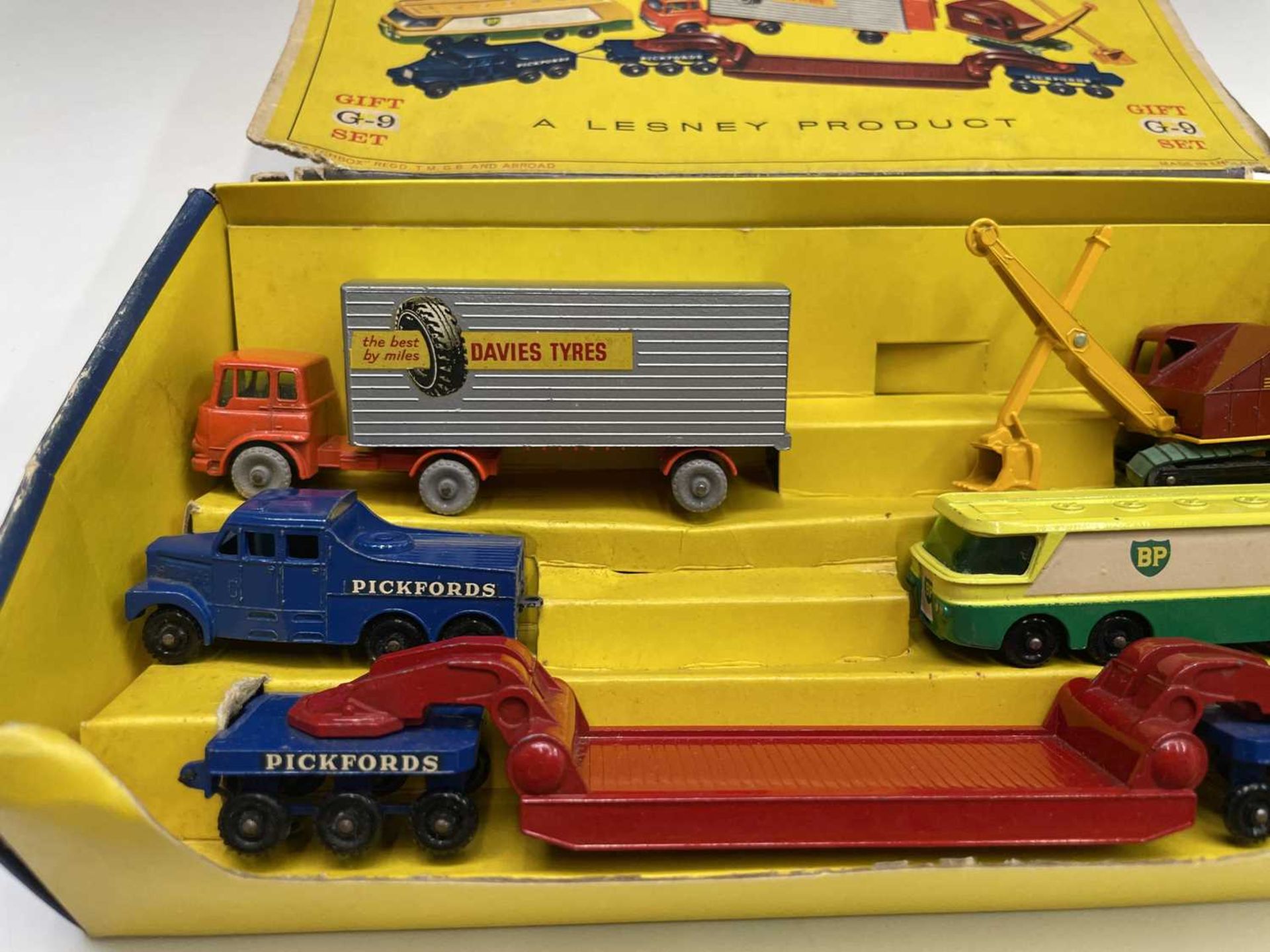 Lesney - Matchbox Toys G9 Gift Set, toys generally in good condition although an odd chip has been - Image 8 of 8