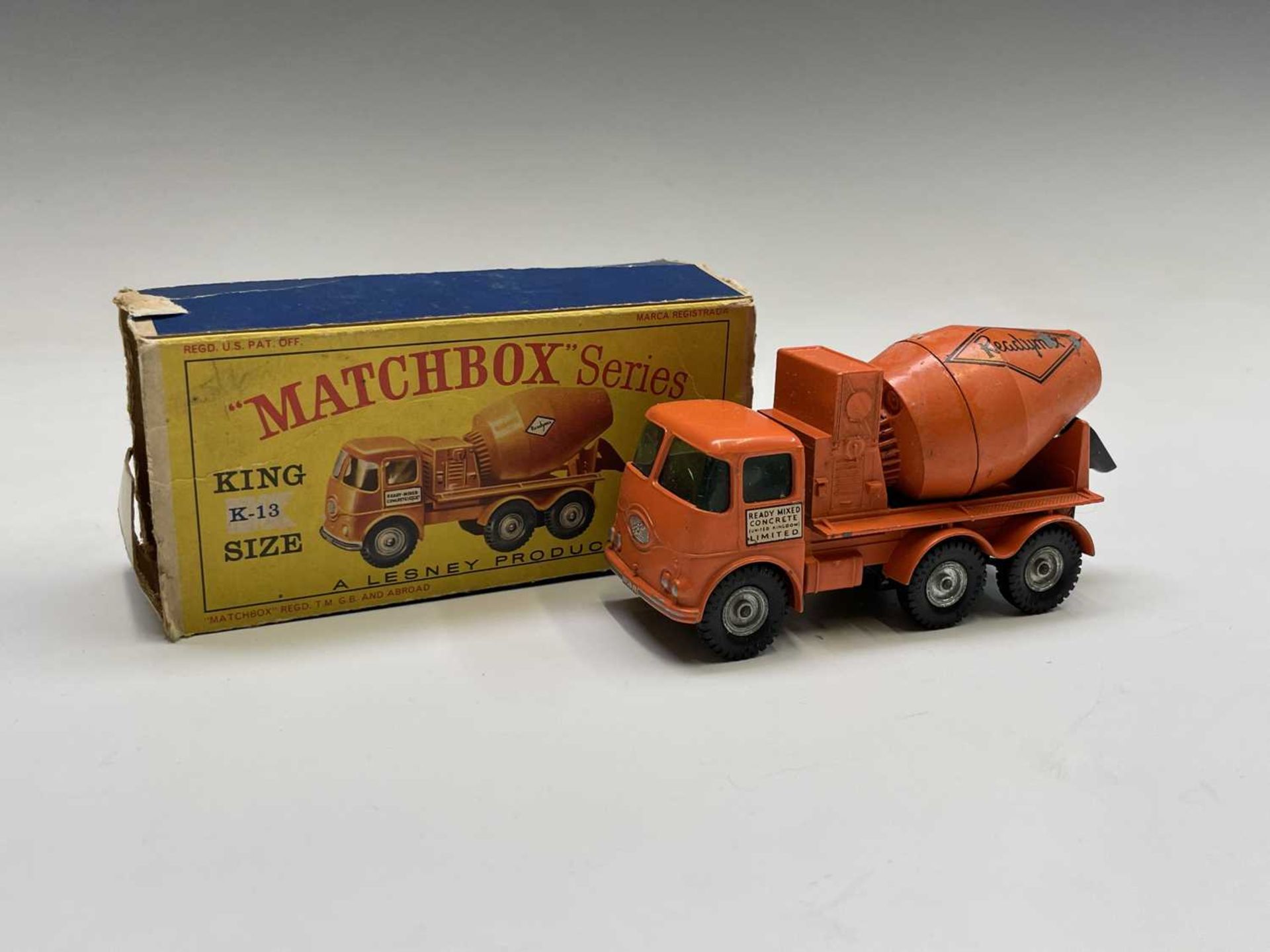 Corgi / Dinky / Matchbox Toys. Mixed lot comprising Corgi 1130 Chipperfields Horse Transporter in - Image 3 of 3