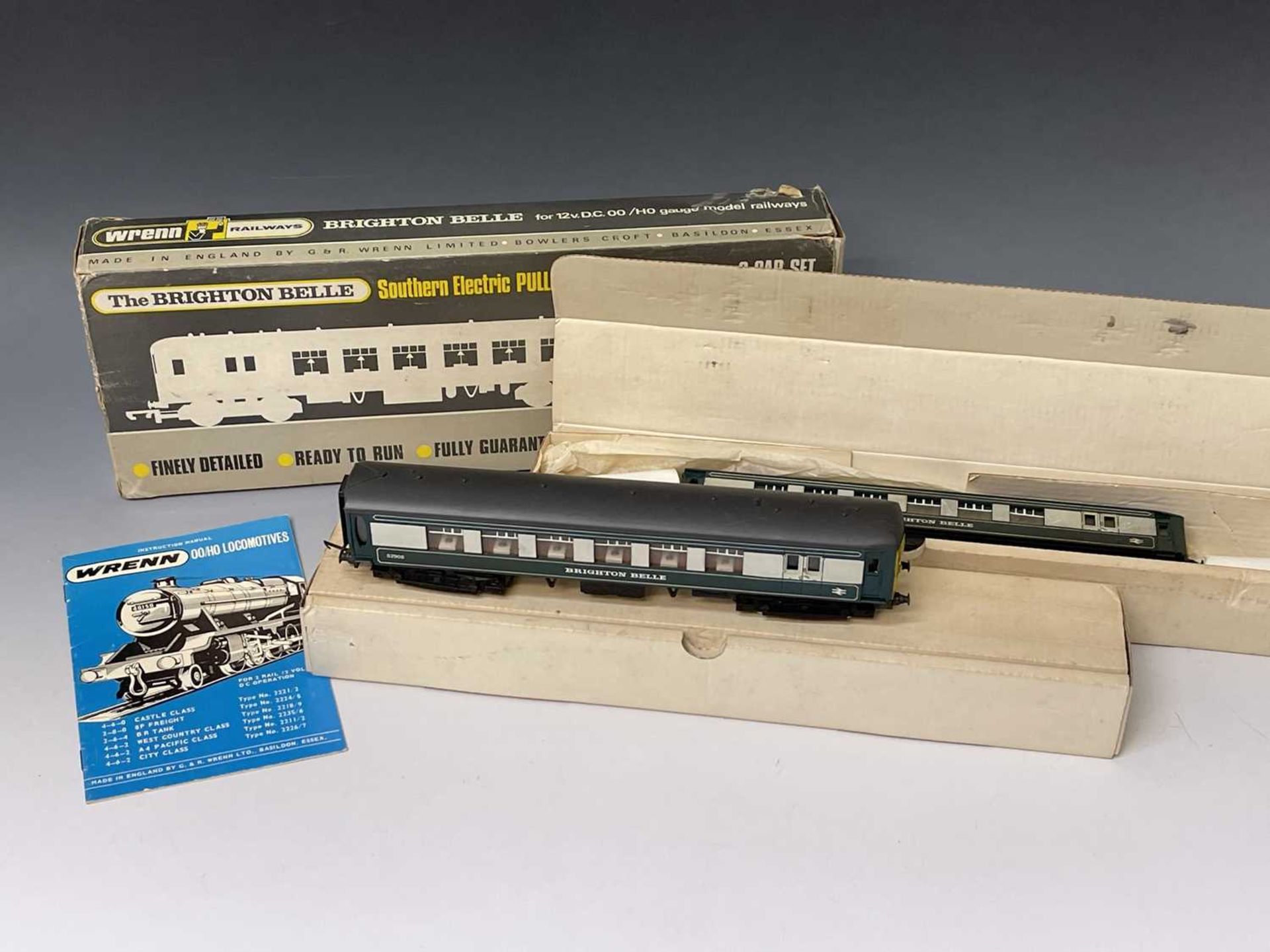 Wrenn 00 Gauge Model Railways. Comprising Final livery (BR blue and grey) 2 car Southern Electric " - Image 2 of 4