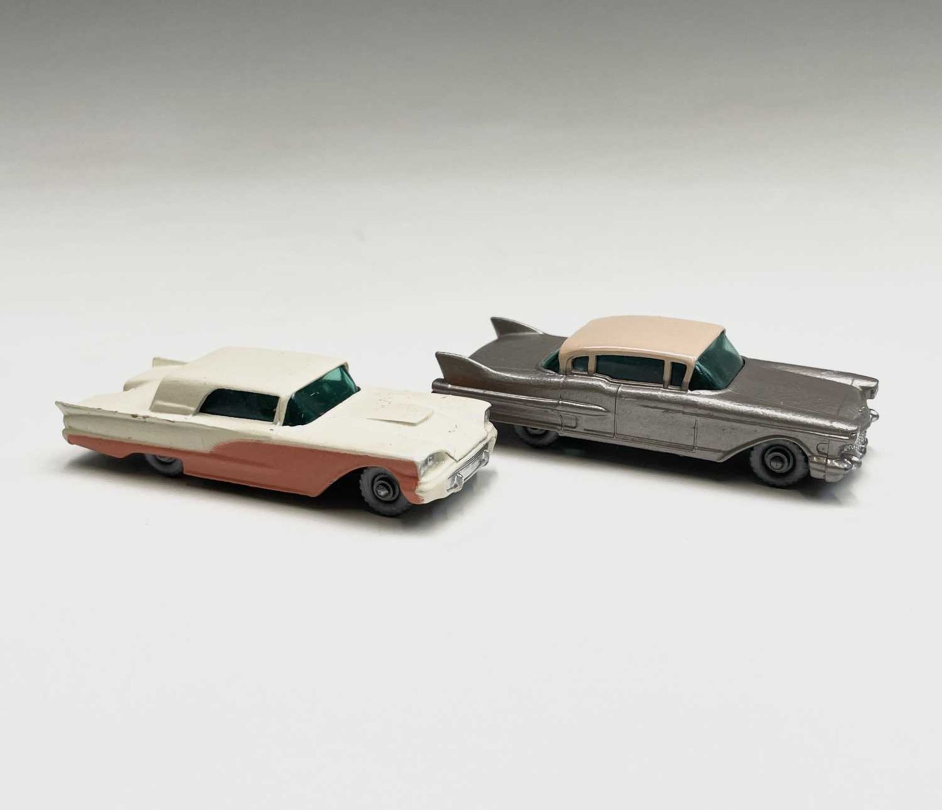 Lesney - Matchbox Toys nos 27 and 75. Cadillac Sedan, metalic lilac body, pink roof, black base, S. - Image 2 of 11