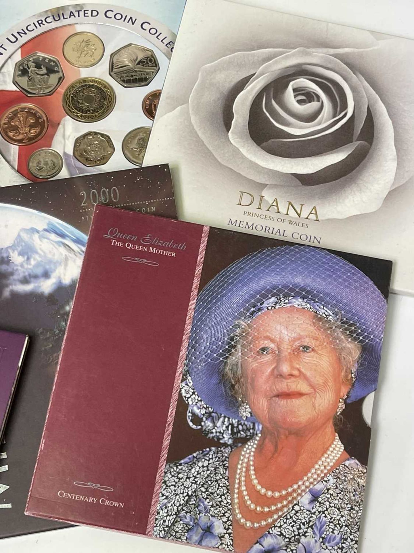 Great Britain Decimal Coins and First Day Stamp Covers. Lot comprises 1999 Diana, 2000 Queen Mother, - Image 4 of 8