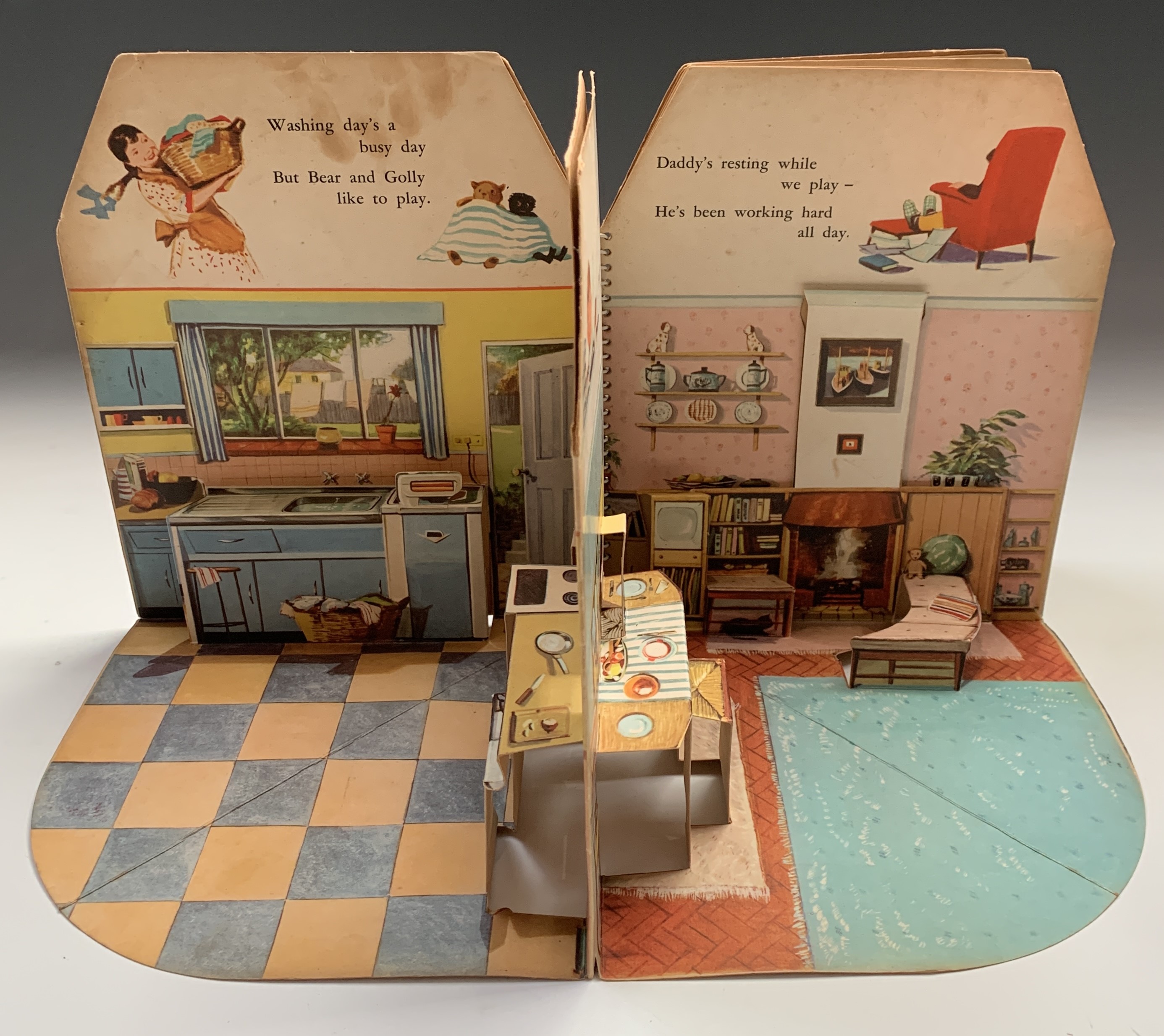 CHILDRENS BOOK INTEREST. 'Doll's House,' a spiral bound pop-up cardwrap book opening to 360 - Image 5 of 12