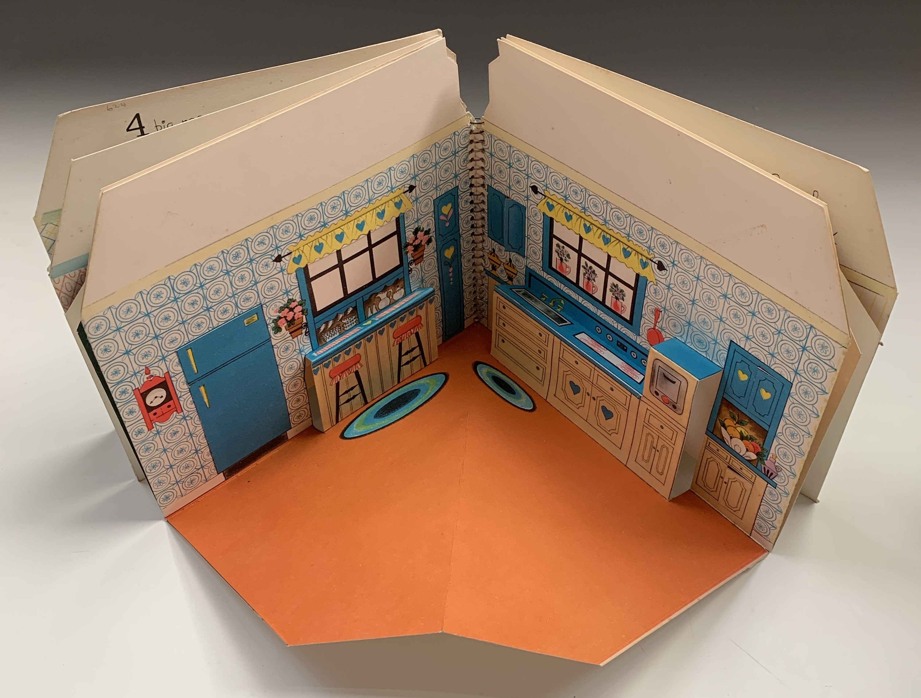 CHILDRENS BOOK INTEREST. 'Doll's House,' a spiral bound pop-up cardwrap book opening to 360 - Image 3 of 12