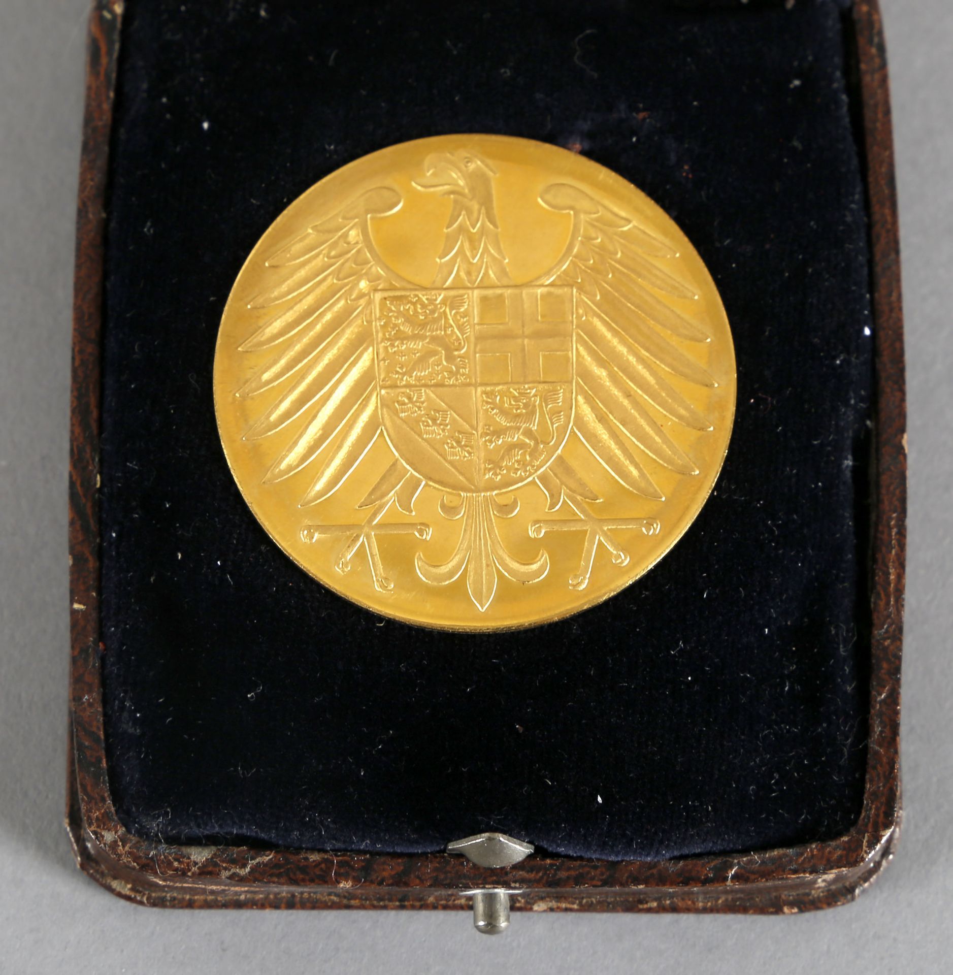 Goldmedaille: 'Rückkehr der Saar - 1. Januar 1957 - X Dukaten', 980er Gold - Image 2 of 2