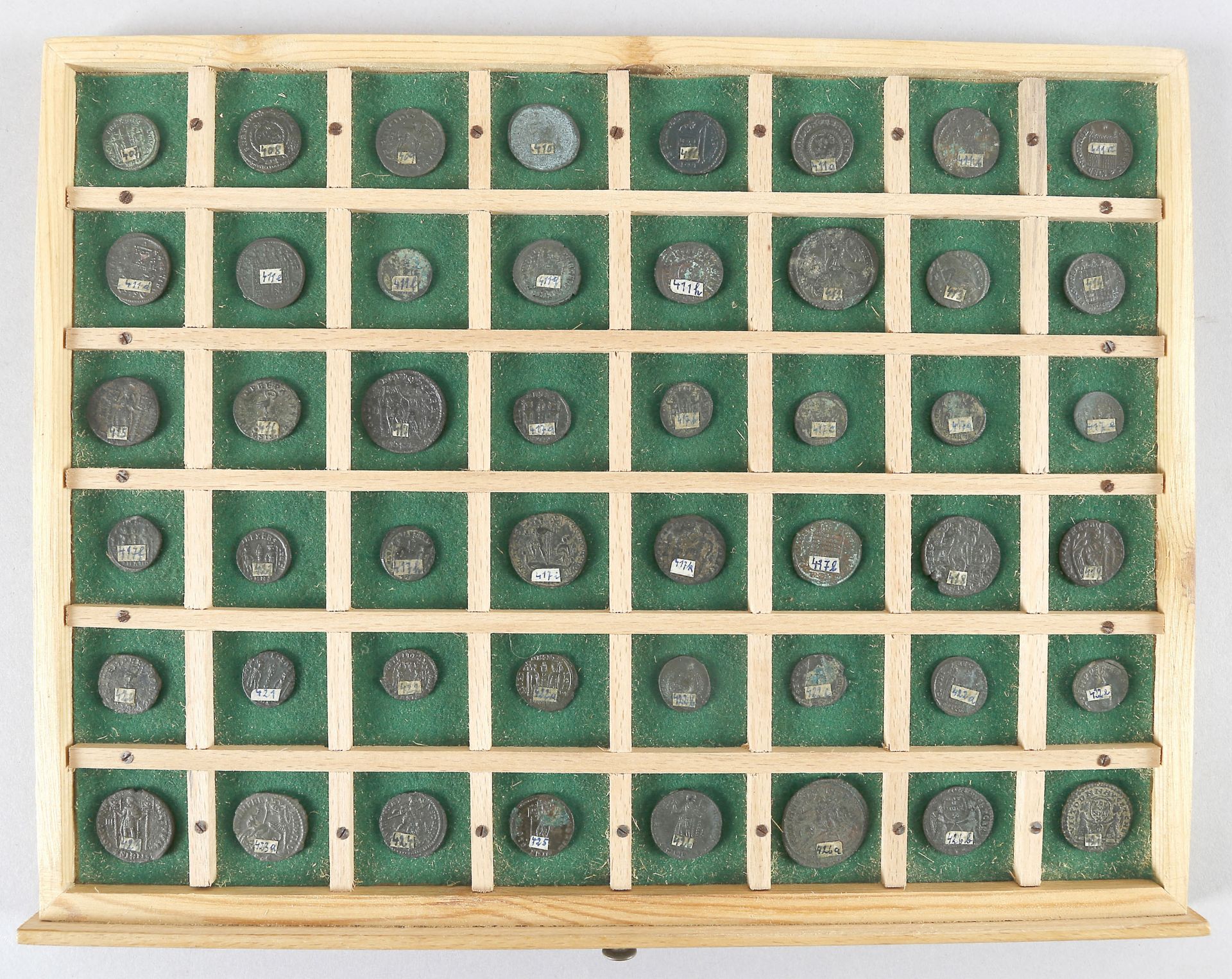 Konvolut 48 antiker römischer Münzen (Kaiserzeit) - Image 2 of 2