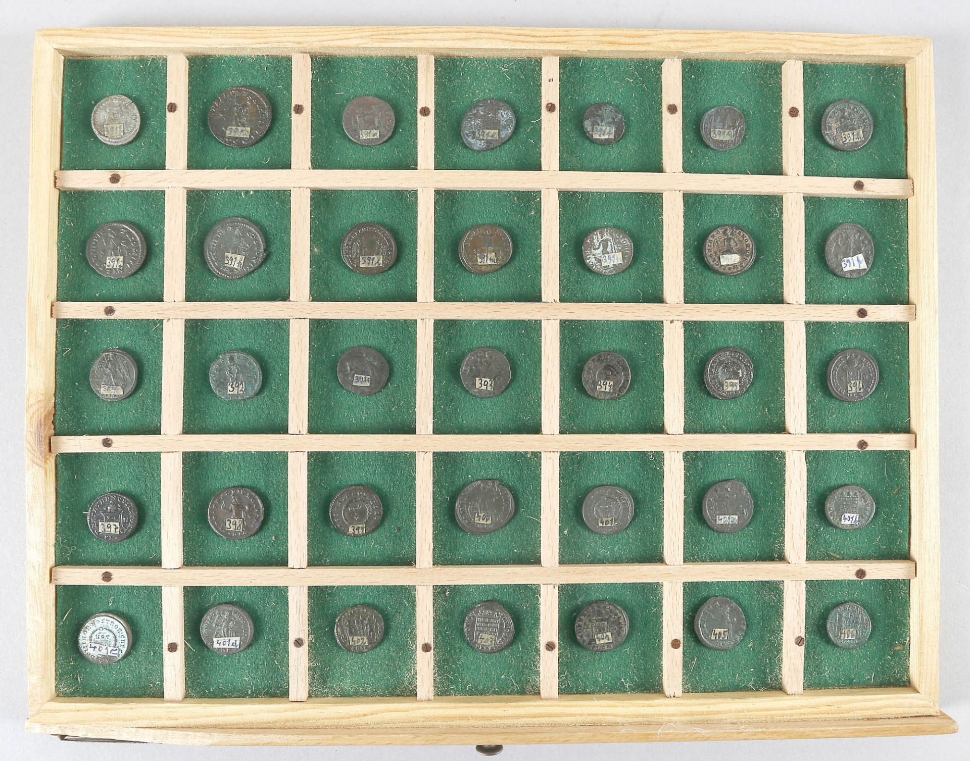 Konvolut 35 antiker römischer Münzen (Kaiserzeit) - Image 2 of 2