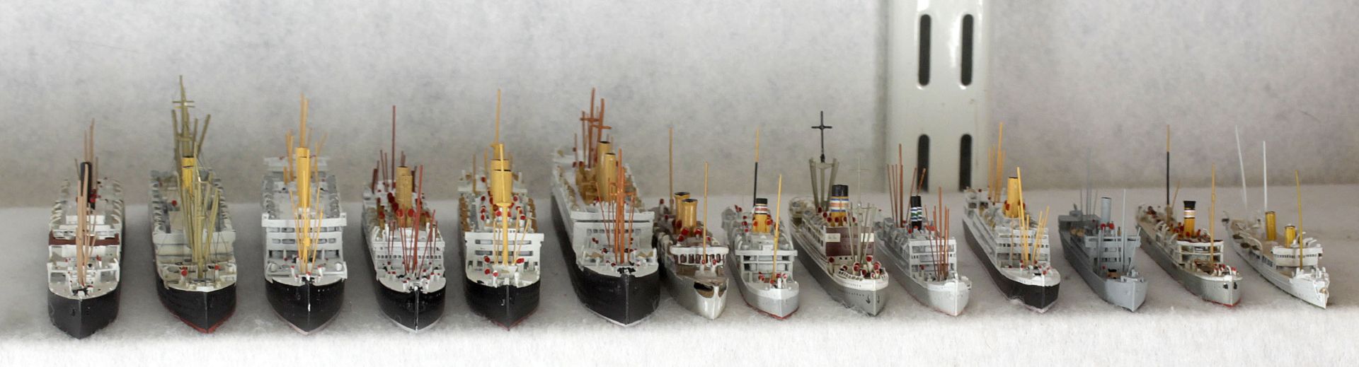 14 Metallschiffsmodell, deutsche Handelsschiffe von 1900-1914