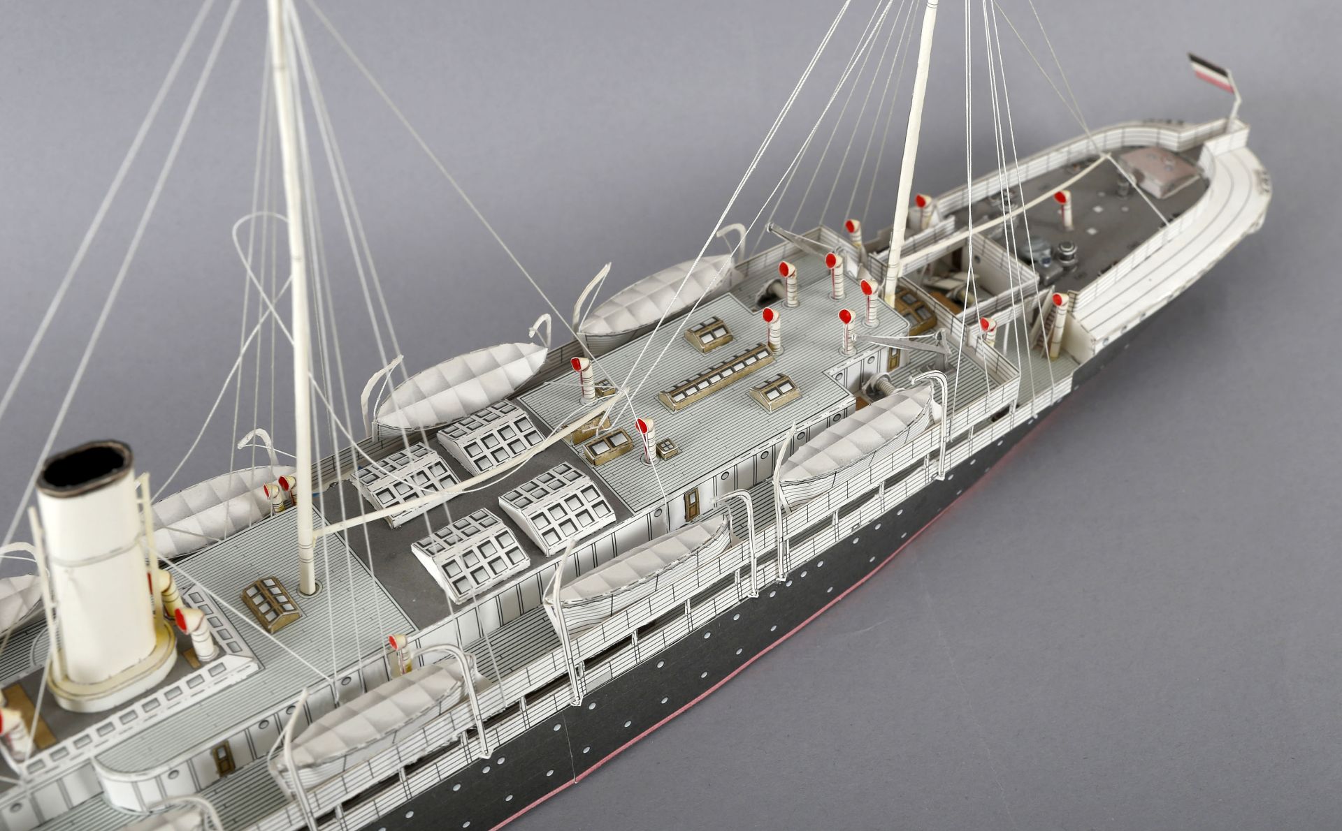 Papierschiffsmodell Schnelldampfer 'Augusta Victoria', Maßstab 1:250 - Bild 2 aus 3