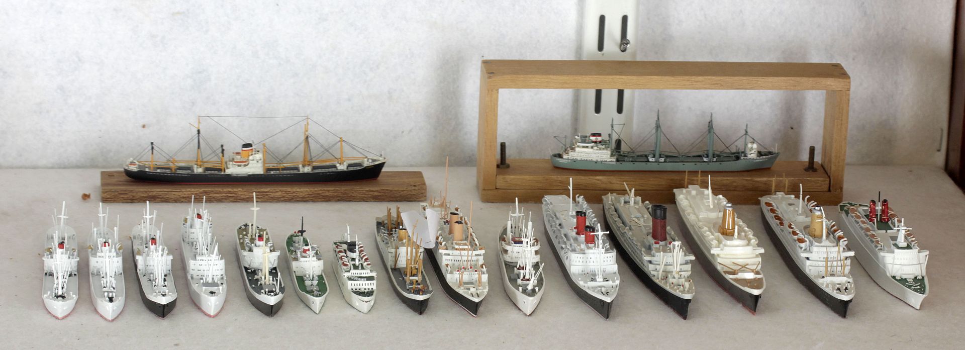 16 Metallschiffsmodelle, deutsche Handelsschiffe der 1950er-70er Jahre