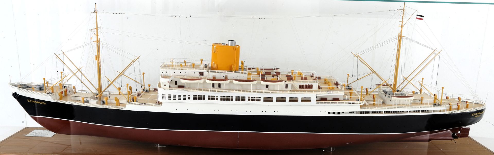 Schiffsmodell 'Scharnhorst' (Passagierschiff NDL 1935), Maßstab 1:100