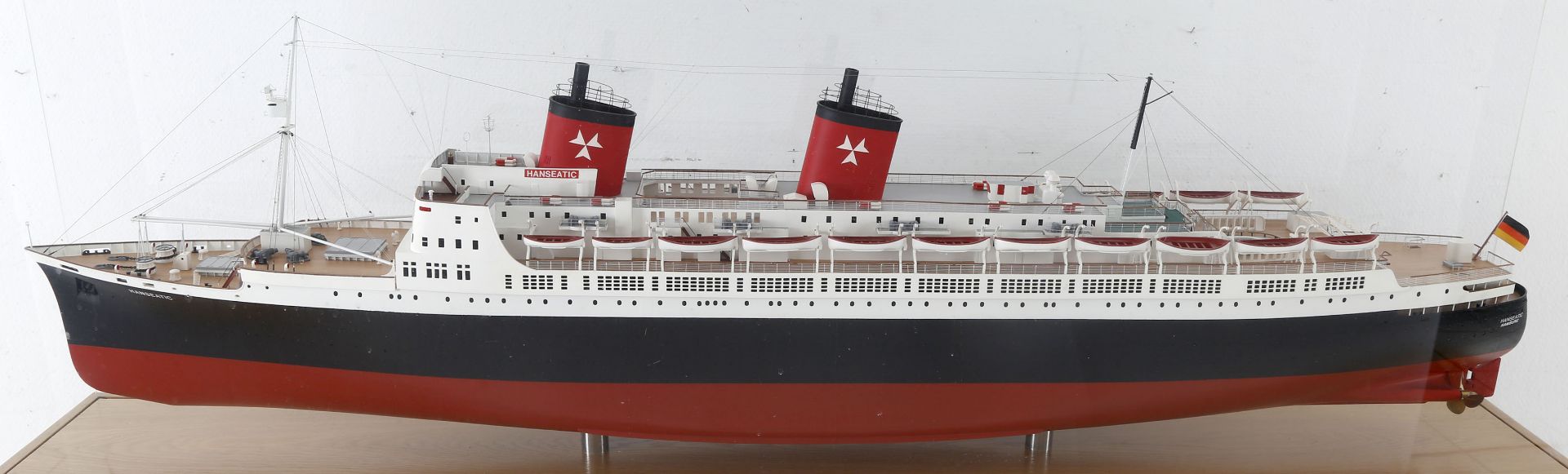 Schiffsmodell 'Hanseatic' (1929), Maßstab 1:150