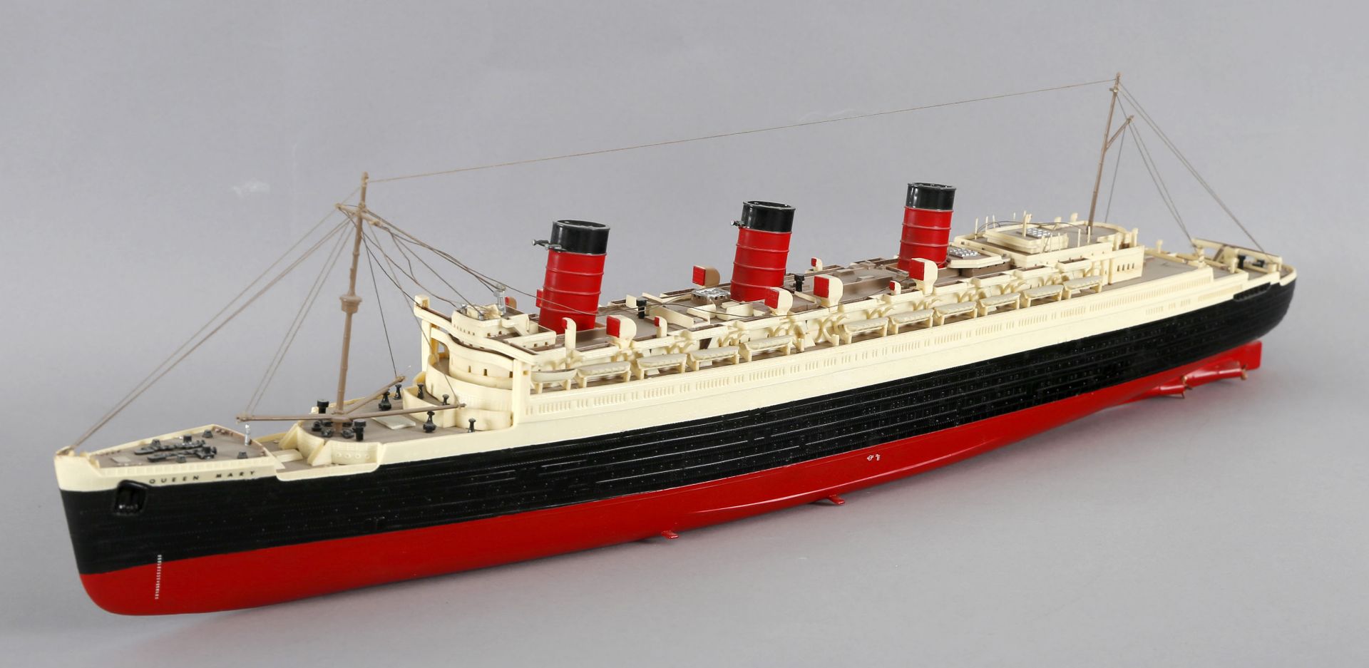 Kunststoffschiffsmodell RMS 'Queen Mary' (Cunard), Maßstab 1:600