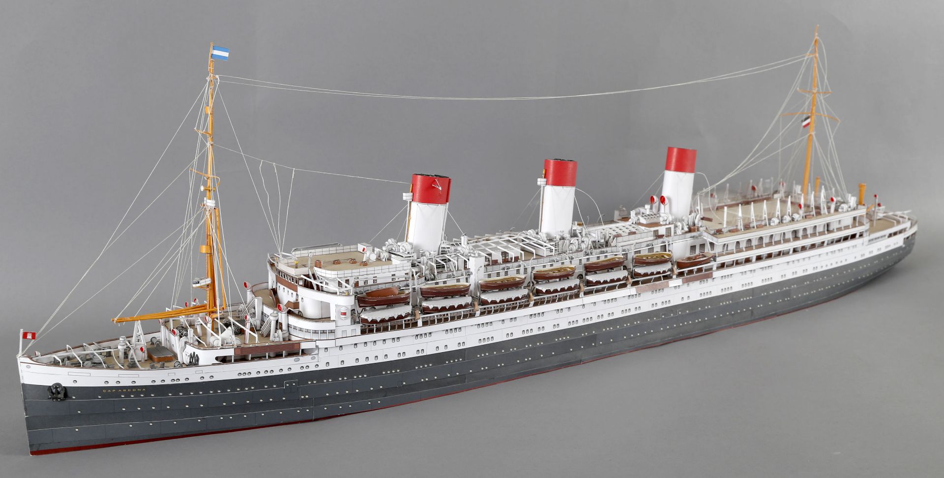 Papierschiffsmodell Luxusdampfer 'Cap Arcona', Maßstab 1:250