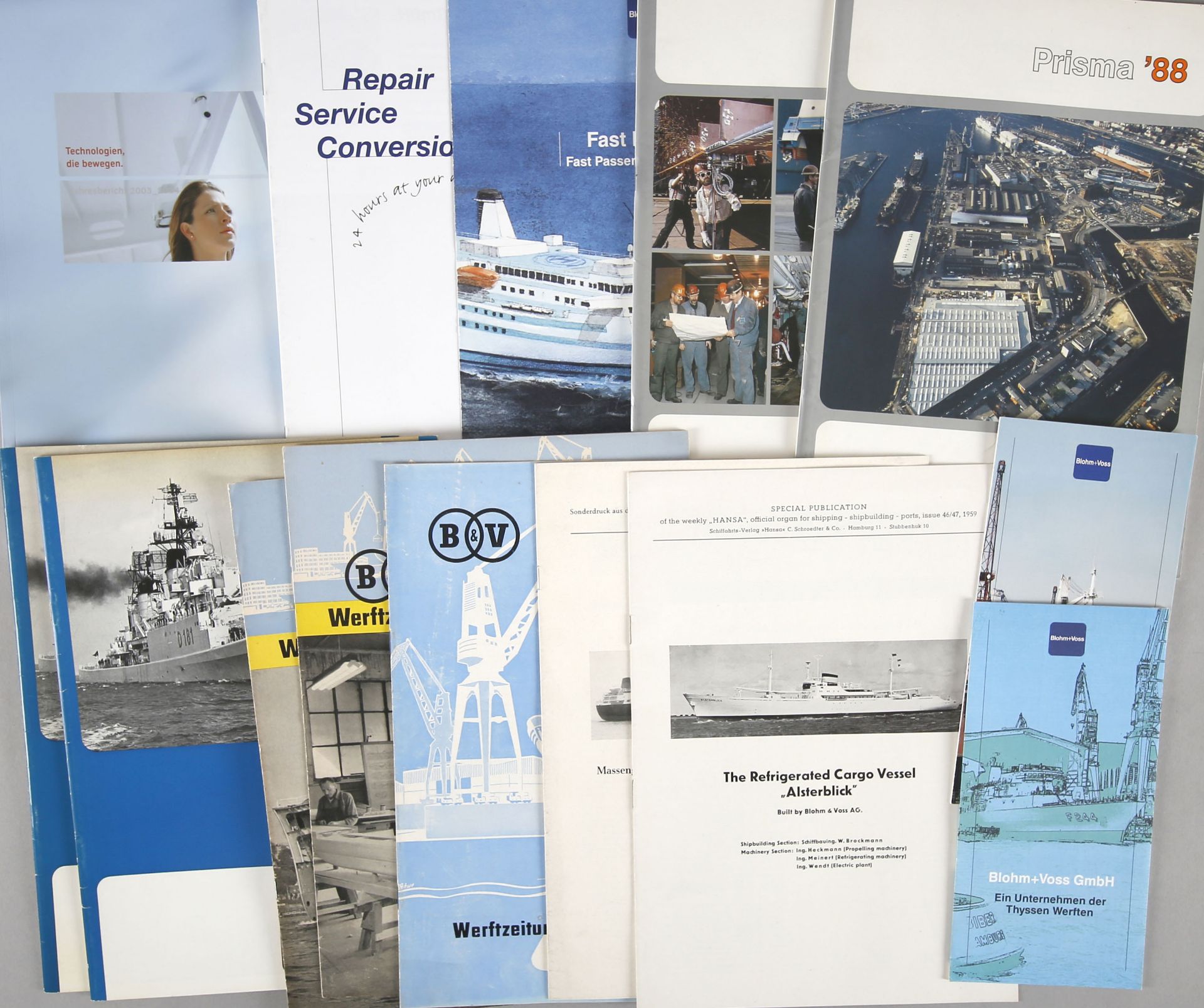 Konvolut 15 Veröffentlichungen zum Werftbetrieb von Blohm & Voss, 1958-1998