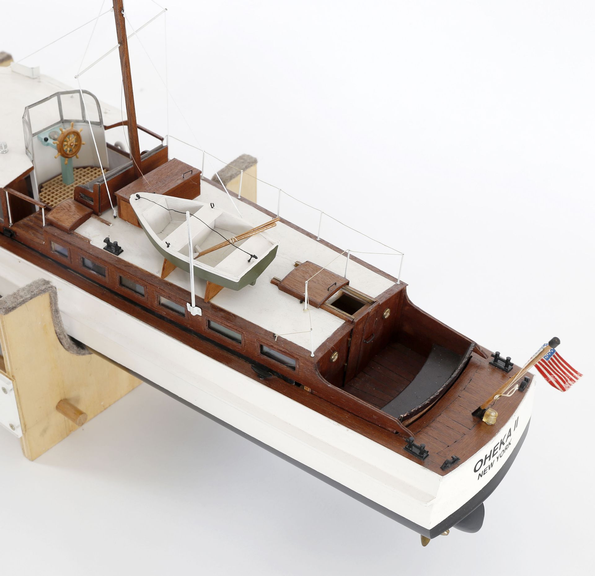 Modell der Motoryacht 'OHEKA II' (Otto Hermann Kahn) - Image 3 of 5