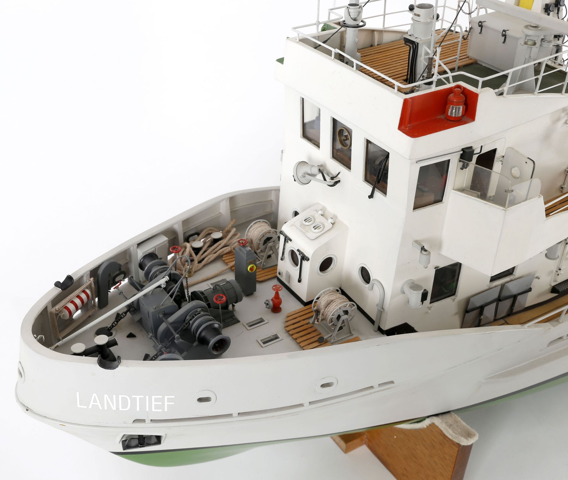 Modell des Seezeichenkontrollbootes 'Landtief' (SK64) - Image 6 of 7