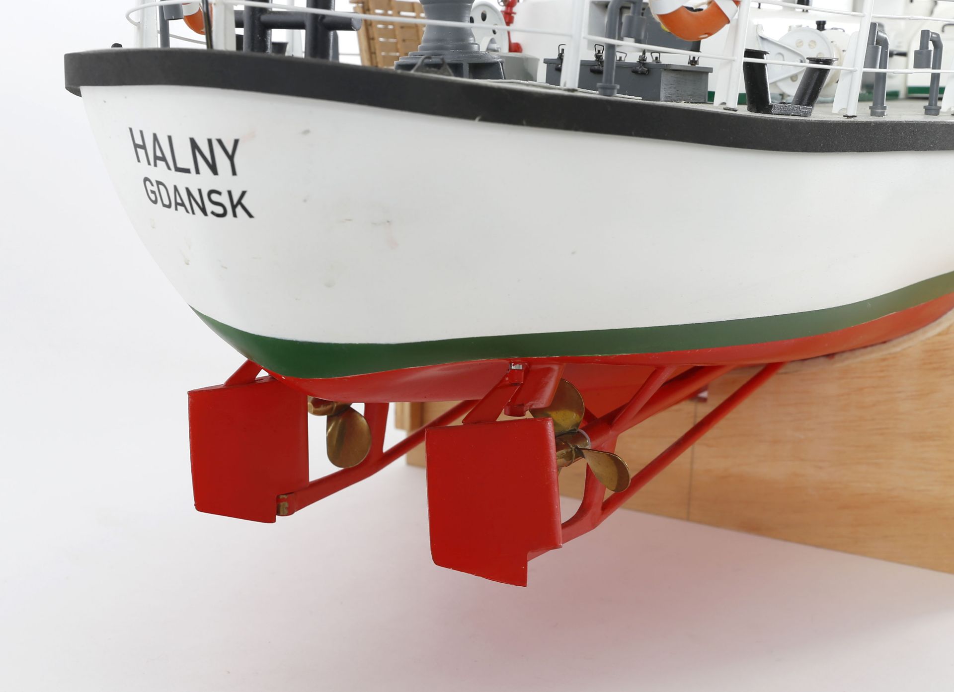 Modell des Rettungskreuzers 'Halny' (Typ 'R-17') - Image 2 of 6