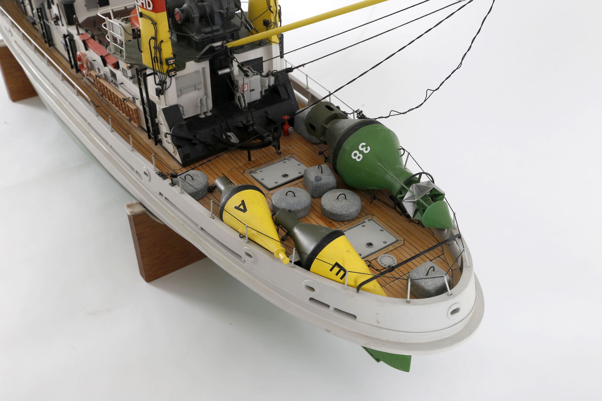 Modell des Seezeichenkontrollbootes 'Landtief' (SK64) - Image 3 of 7