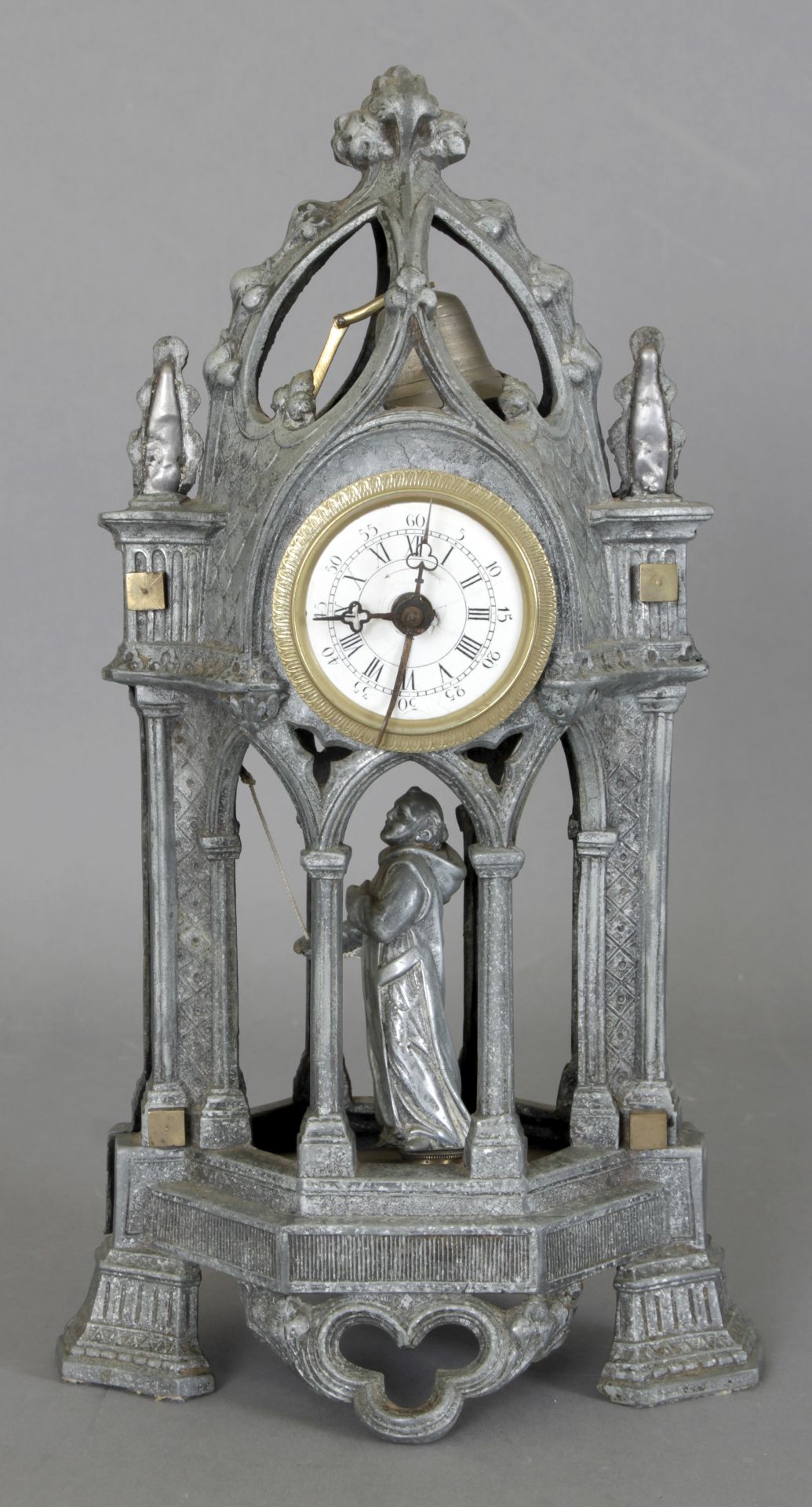 Neugotischer Wecker, Mönch läutet Glocke, Frankreich, um 1860-70