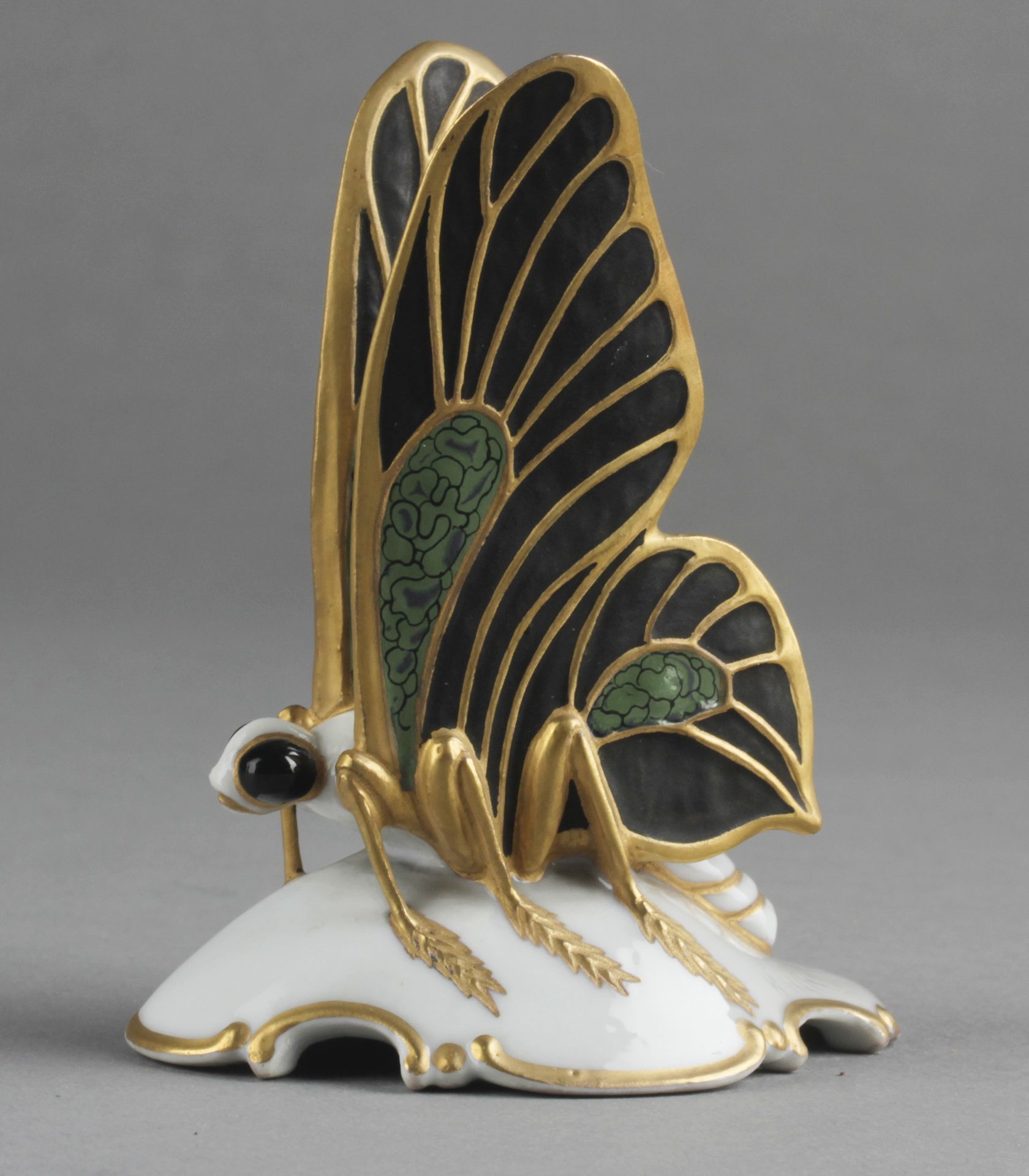 Schmetterling mit hochgeklappten Flügeln, Rosenthal, um 1930