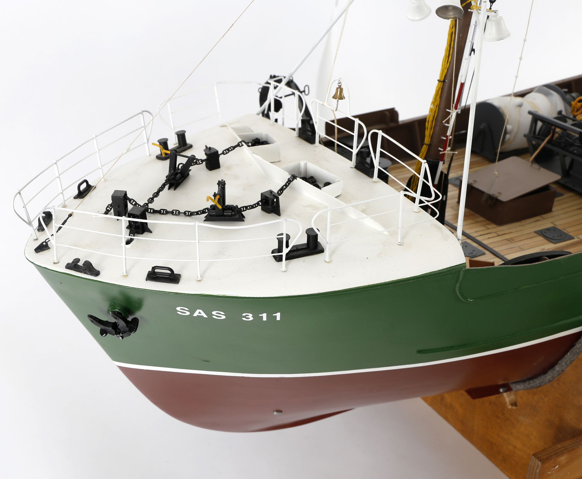 Modell des 26,5-Meter-Kutters 'Kragenhai' - Bild 5 aus 5