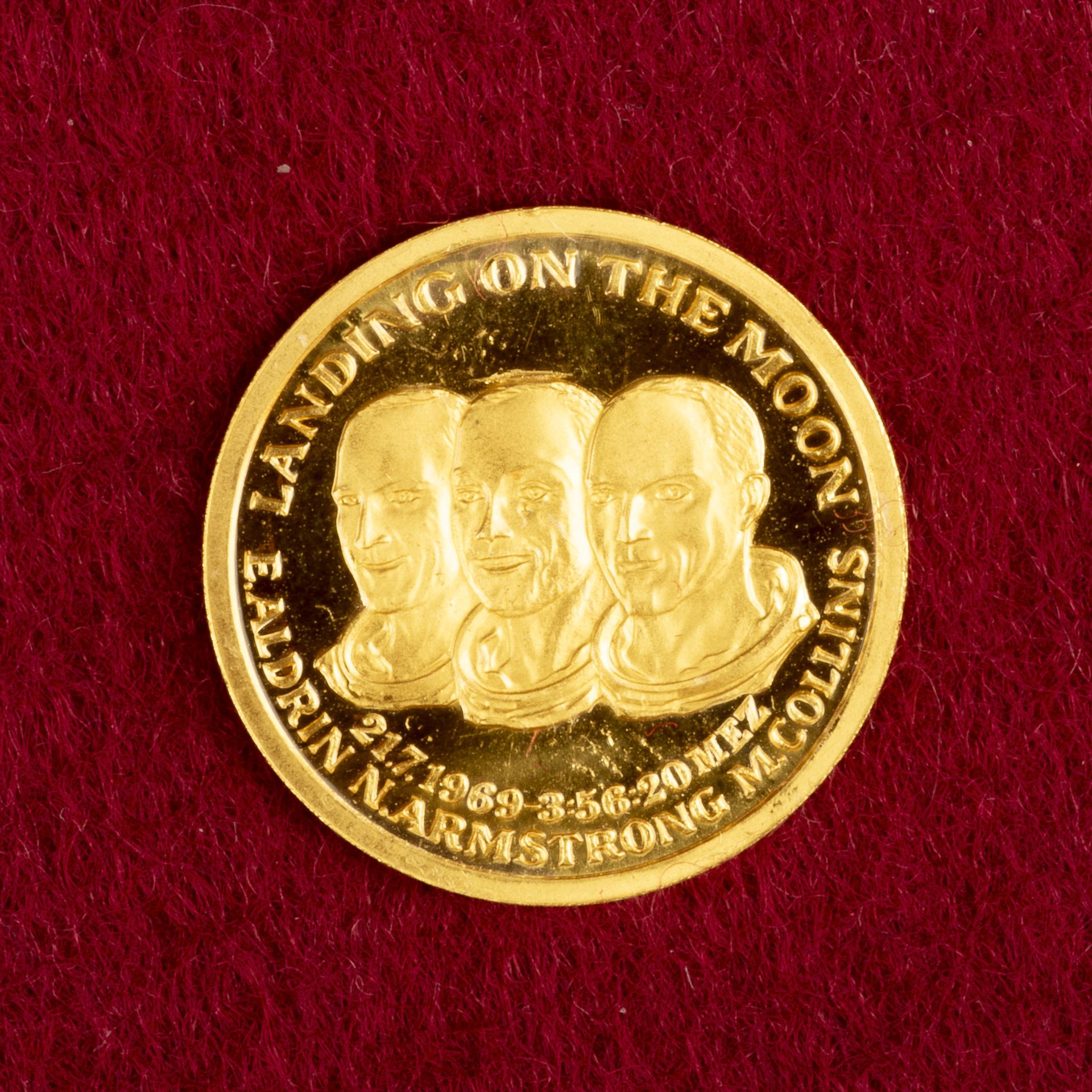 Goldmedaille Mondlandung, 999er Gold - Image 2 of 2