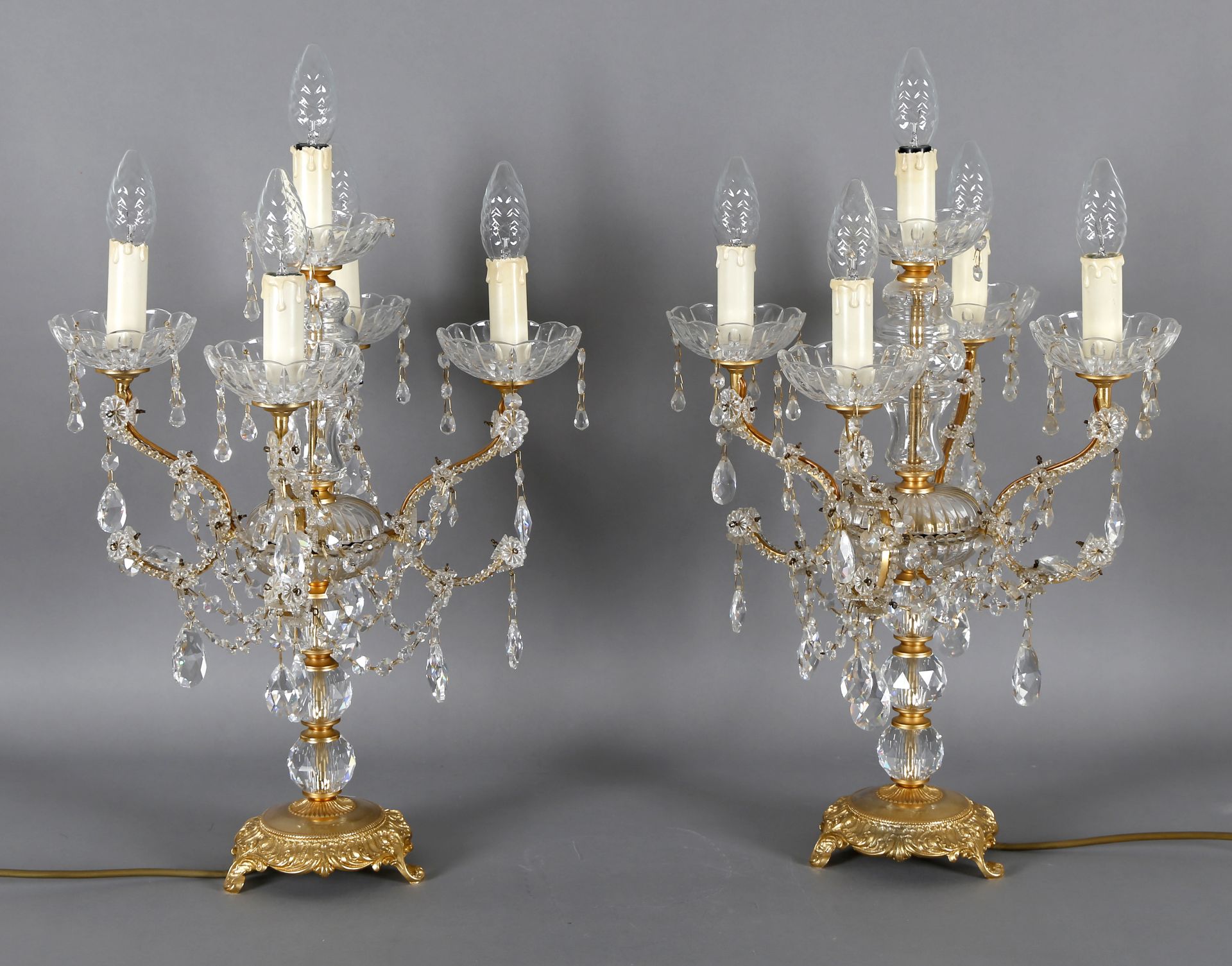 Paar dekorative Kandelaber mit Kristallbehang, um 1960-70