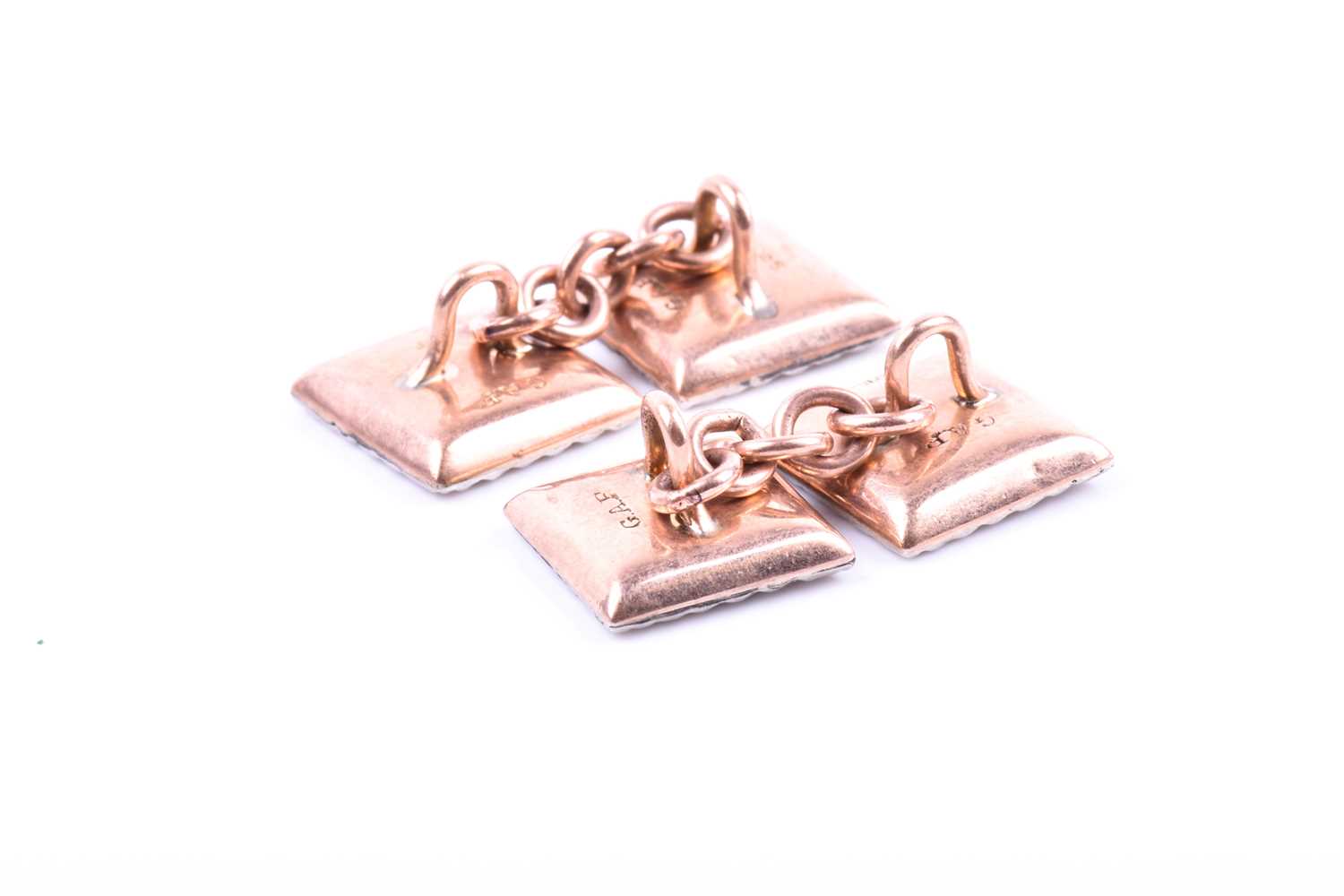A pair of 9ct rose gold and mother-of-pearl cufflinks, of matched square design, 5.6 grams. - Image 4 of 4