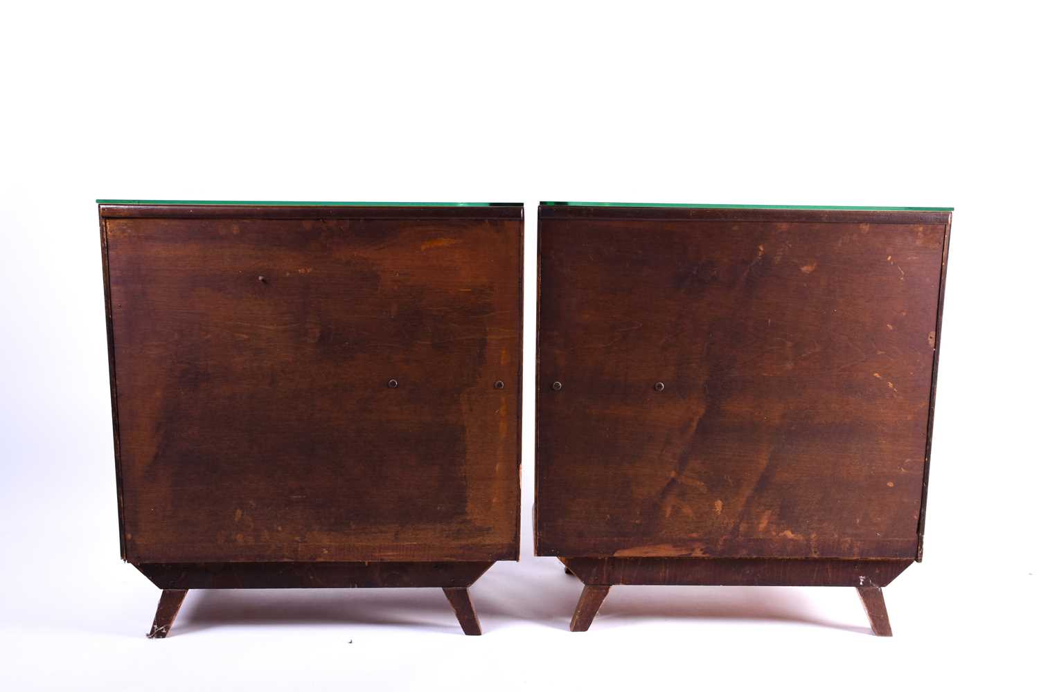 A pair of mid 20th century figured walnut bedside cabinet bookcases, each radiused at one end and - Image 5 of 6