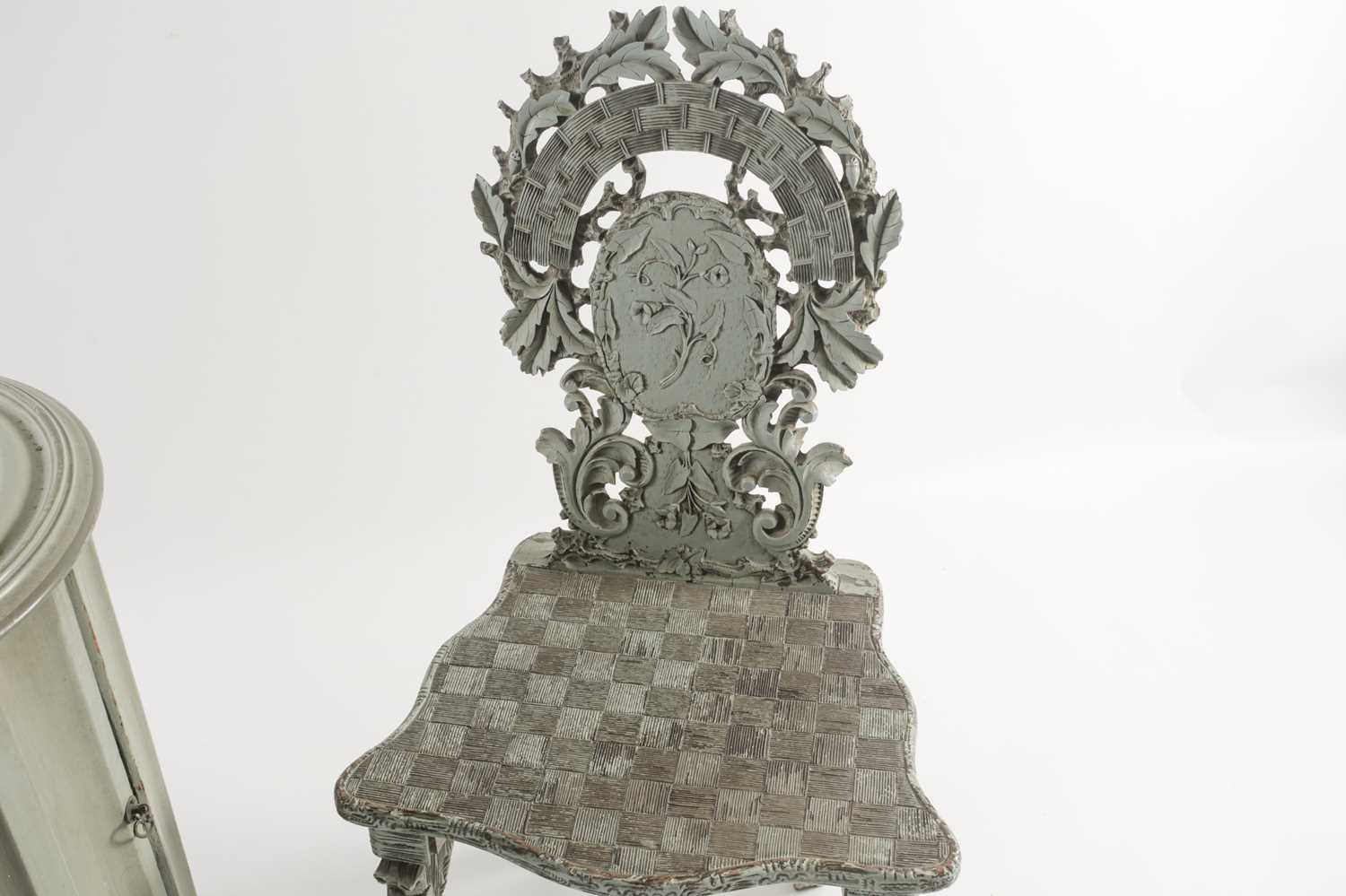 A 19th century Continental carved and painted "Rustic" hall chair and a Victorian-style circular - Image 4 of 8