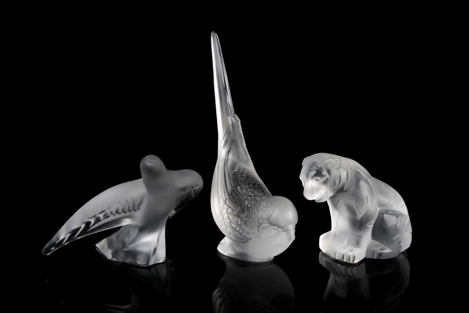 A group of five assorted modern Lalique frosted glass models of birds, together with a tiger, the - Image 2 of 6