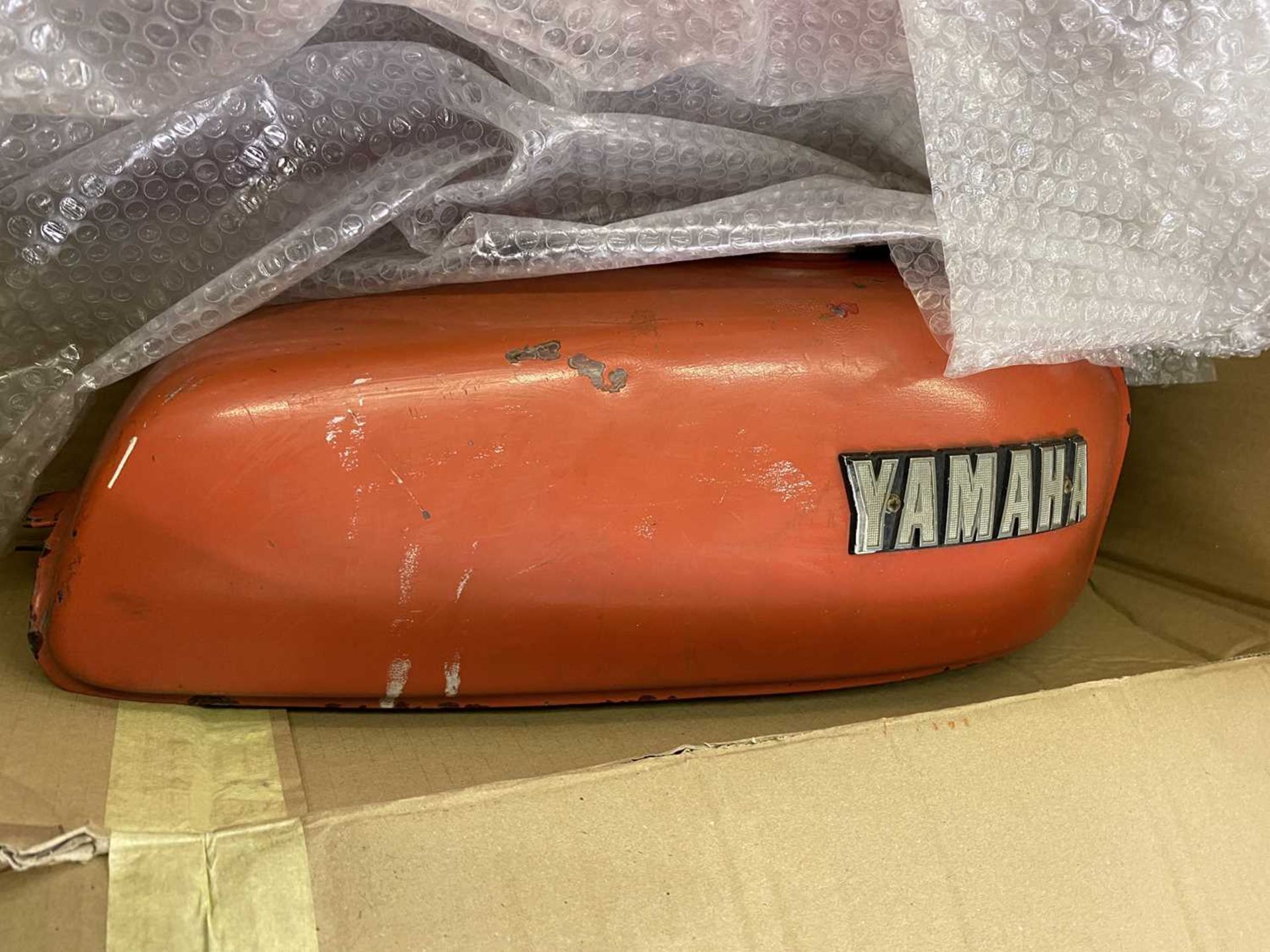 Two Yamaha red fuel tanks. - Image 5 of 5