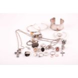 A quantity of silver and white metal jewellery, including a labradorite pendant, various rings, a